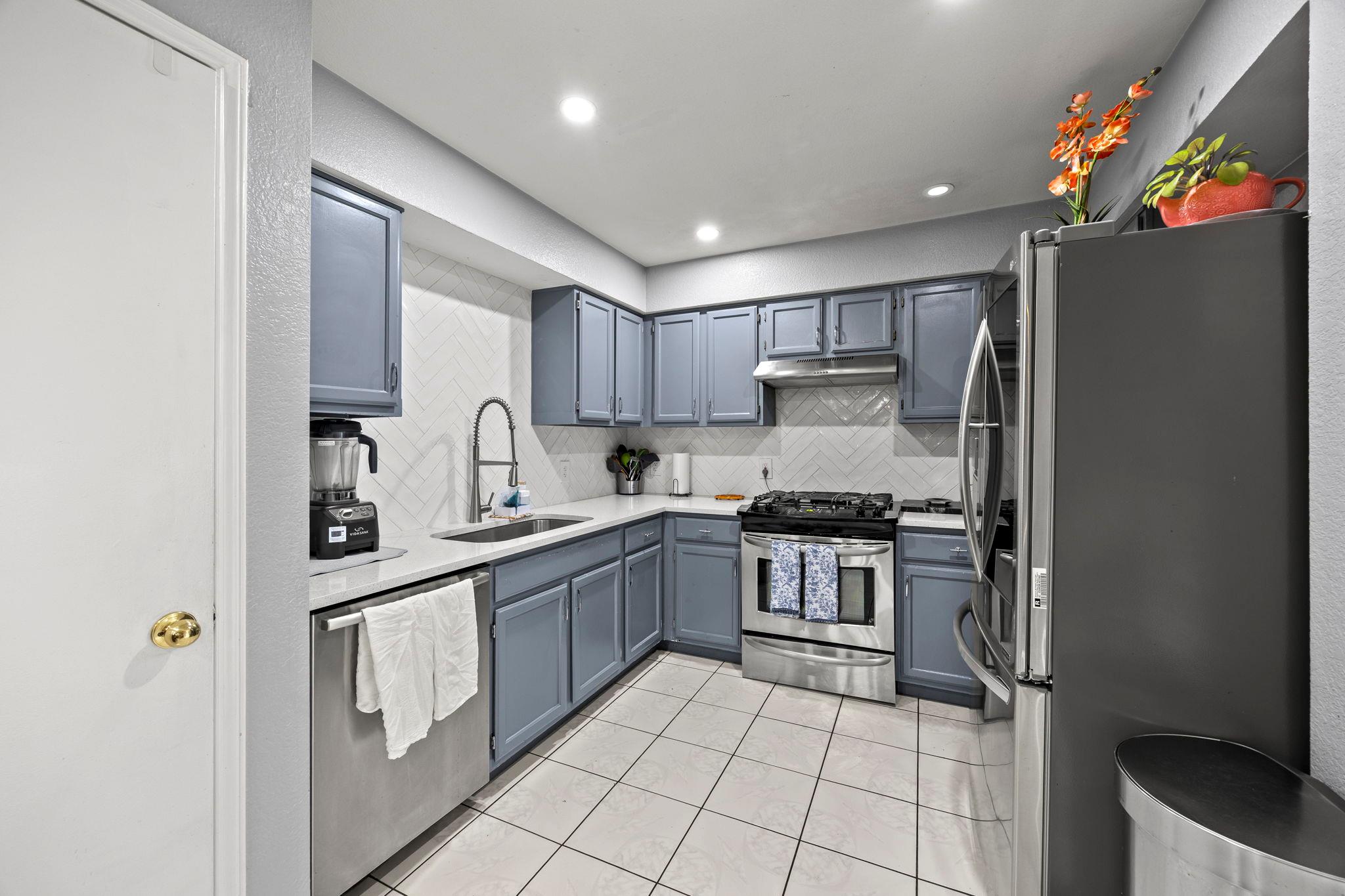 908 Tayside Dr Property Photo 14