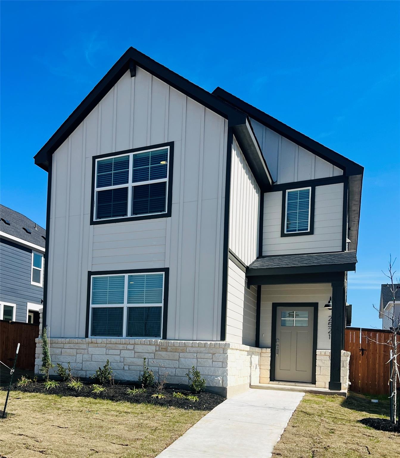 2521 Liam Aurora Ln Property Photo