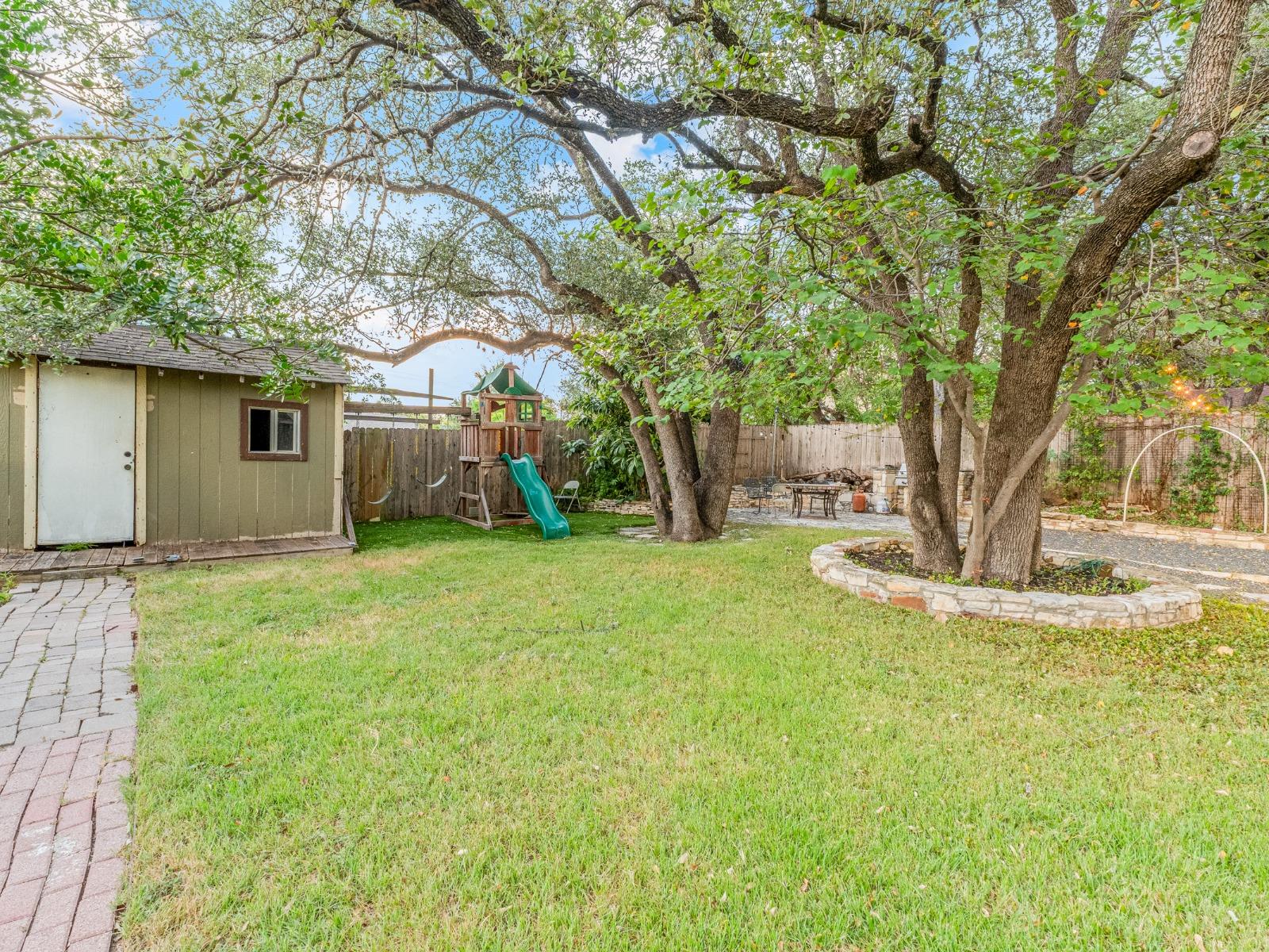 404 Mulberry Dr Property Photo 16