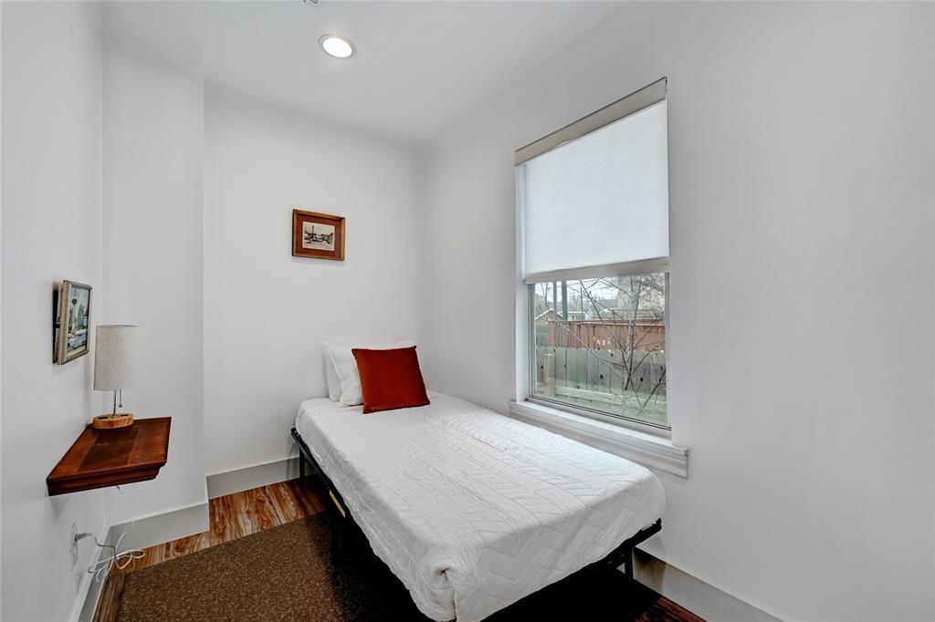 2952 Higgins St Property Photo 23