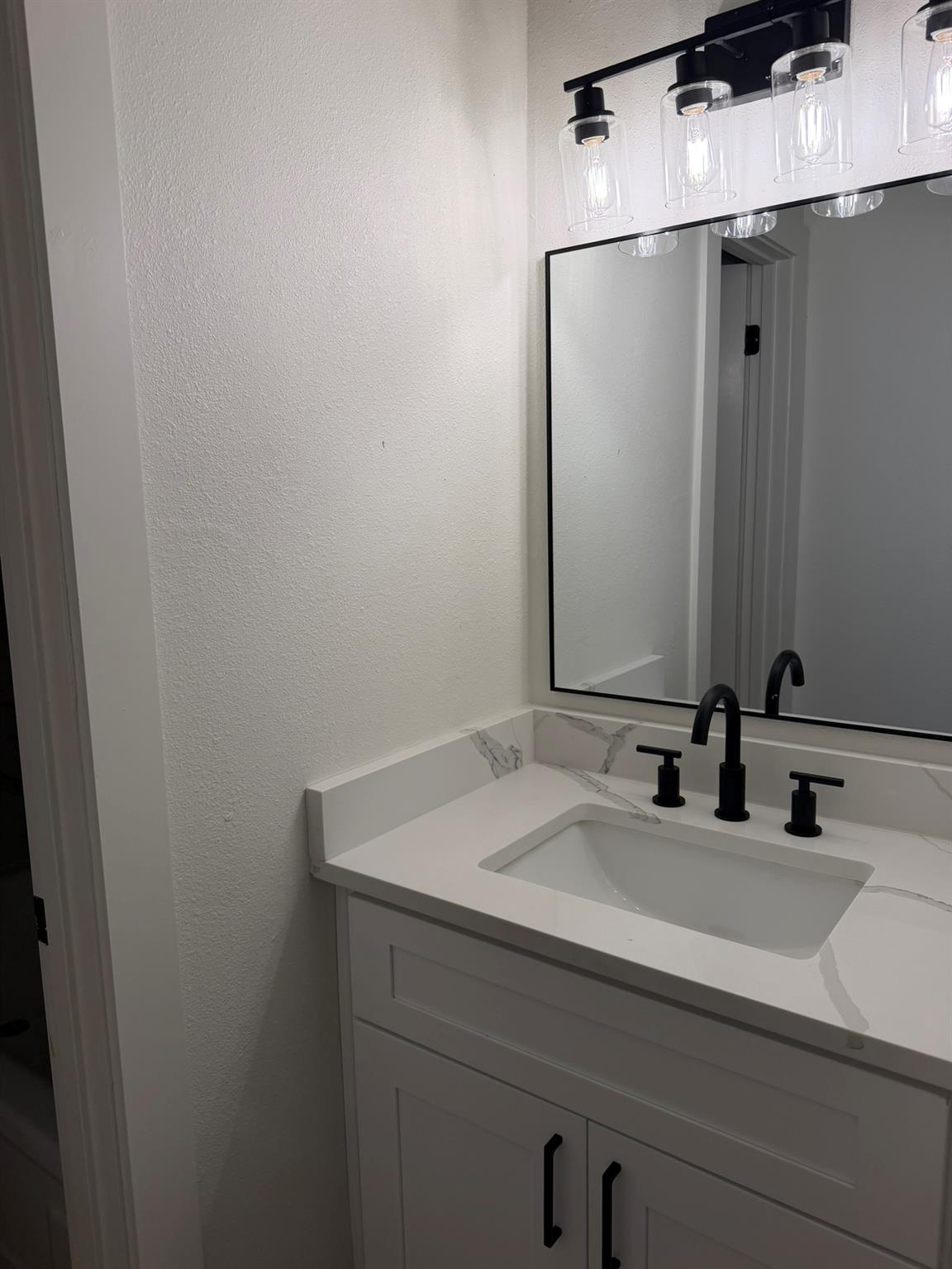 2904 Sweeney Ln #d Property Photo 2