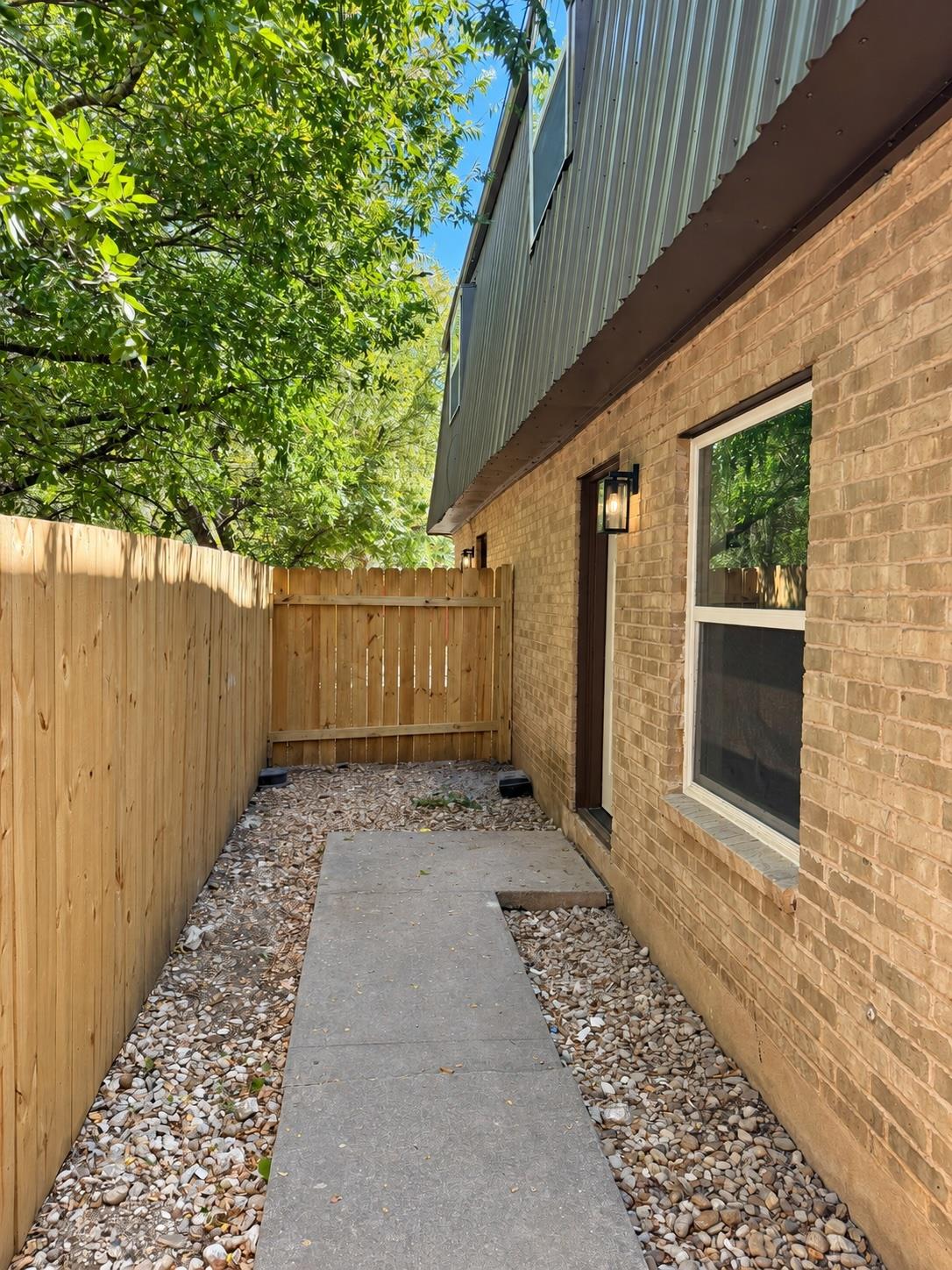 2904 Sweeney Ln #d Property Photo 5