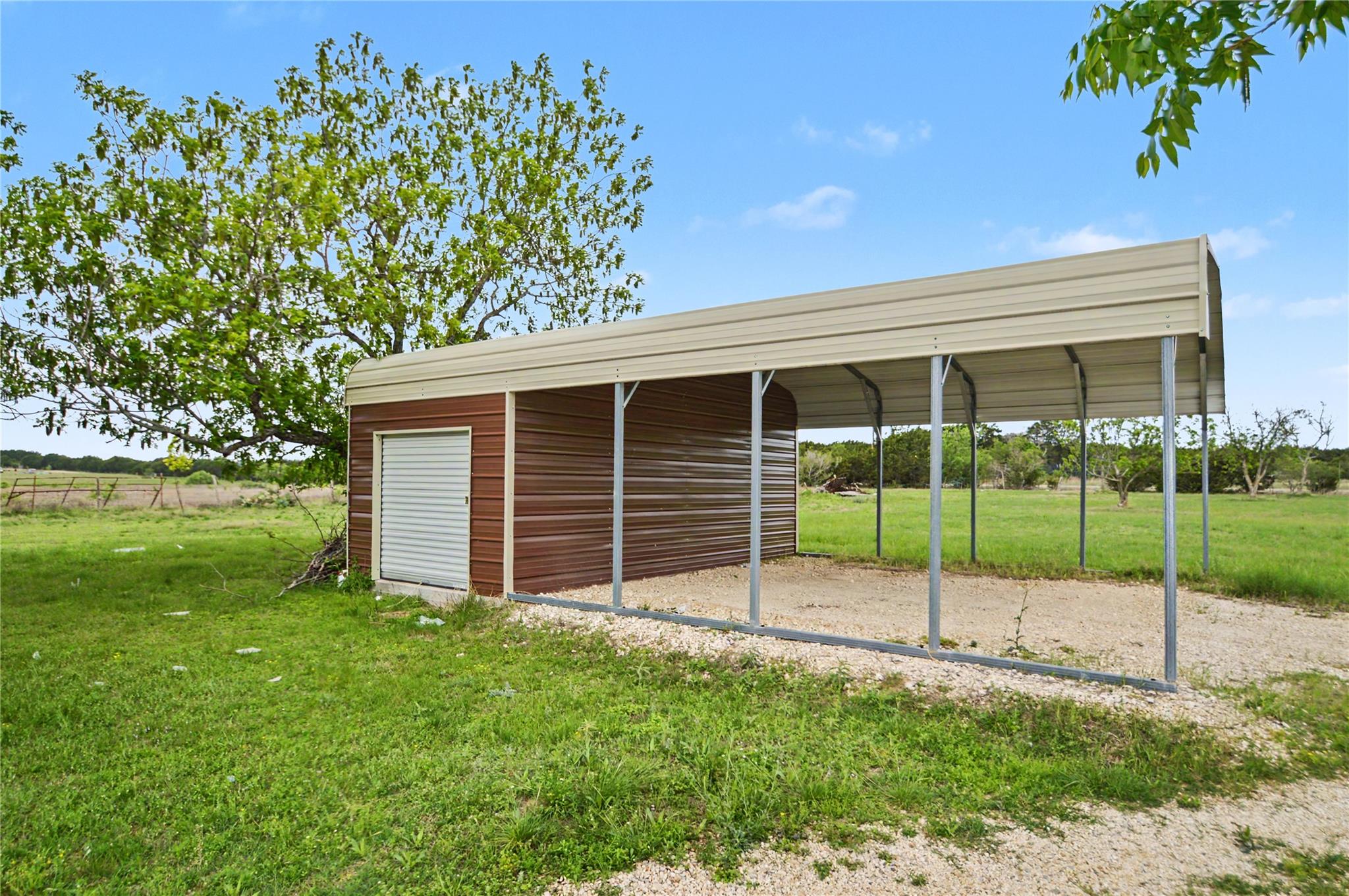 1312 Fm 581 Hwy E Property Photo 33