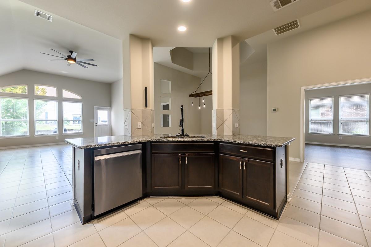 361 Vista Gardens Dr Property Photo 6