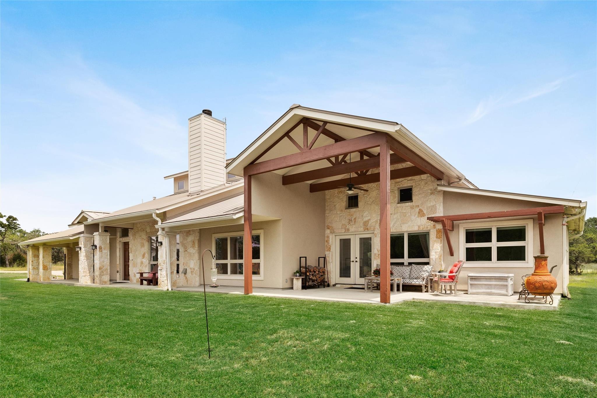 426 Preiss Ranch Rd Property Photo 1