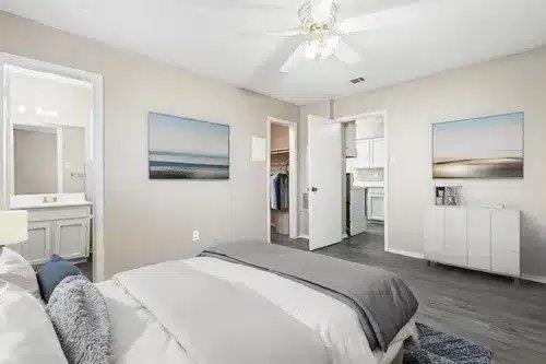 829 Park Plz #105 Property Photo 1