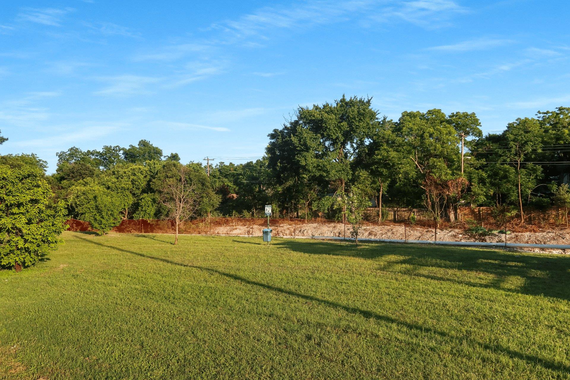 829 Park Plz #105 Property Photo 8