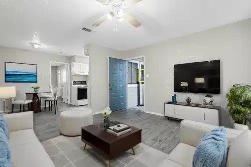 829 Park Plz #105 Property Photo 12