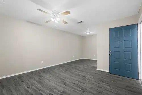 829 Park Plz #105 Property Photo 15