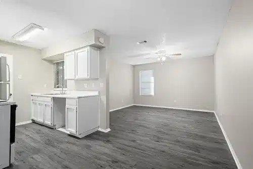 829 Park Plz #105 Property Photo 16