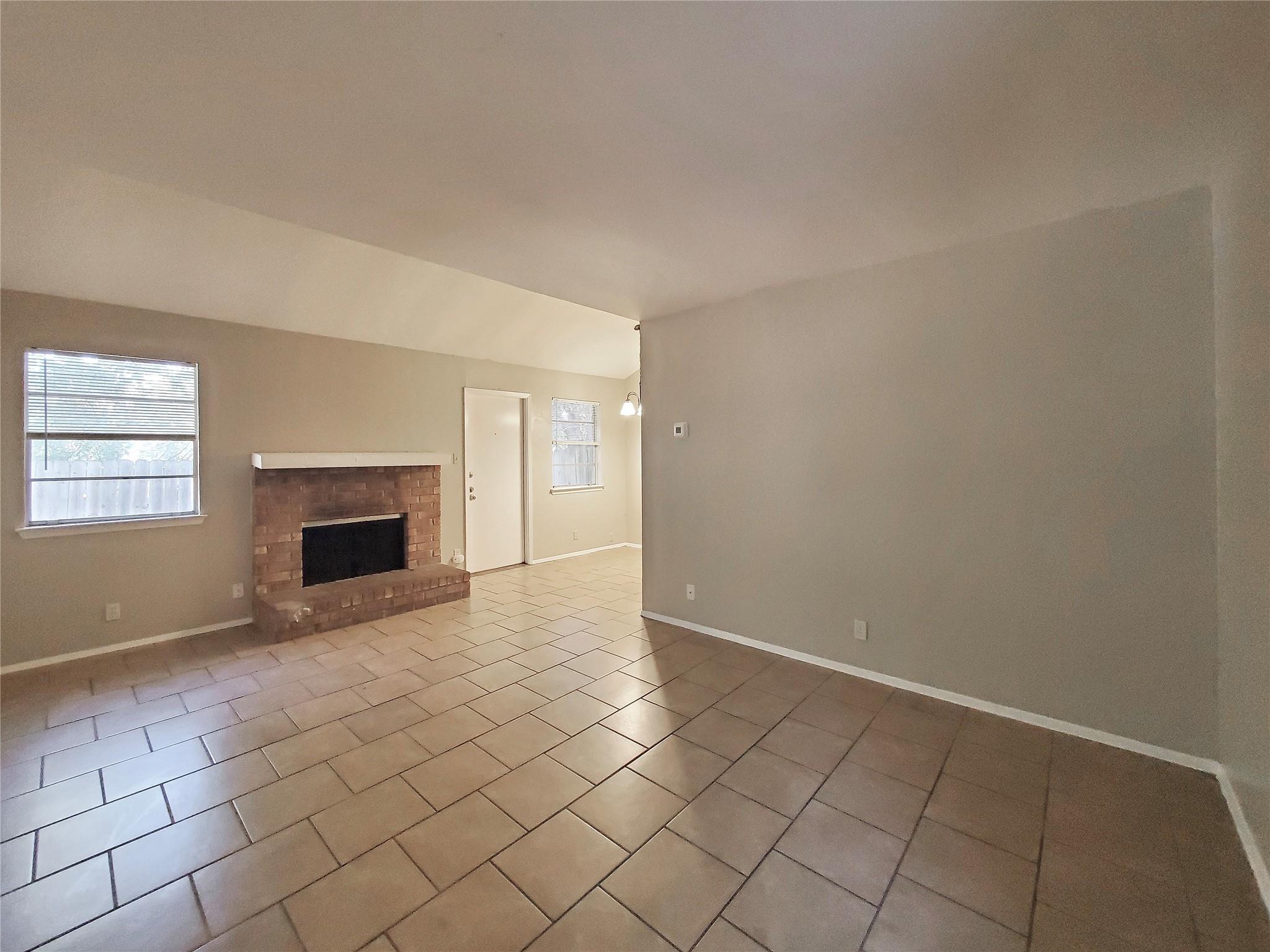 1814 Nicole Cir #b Property Photo 4