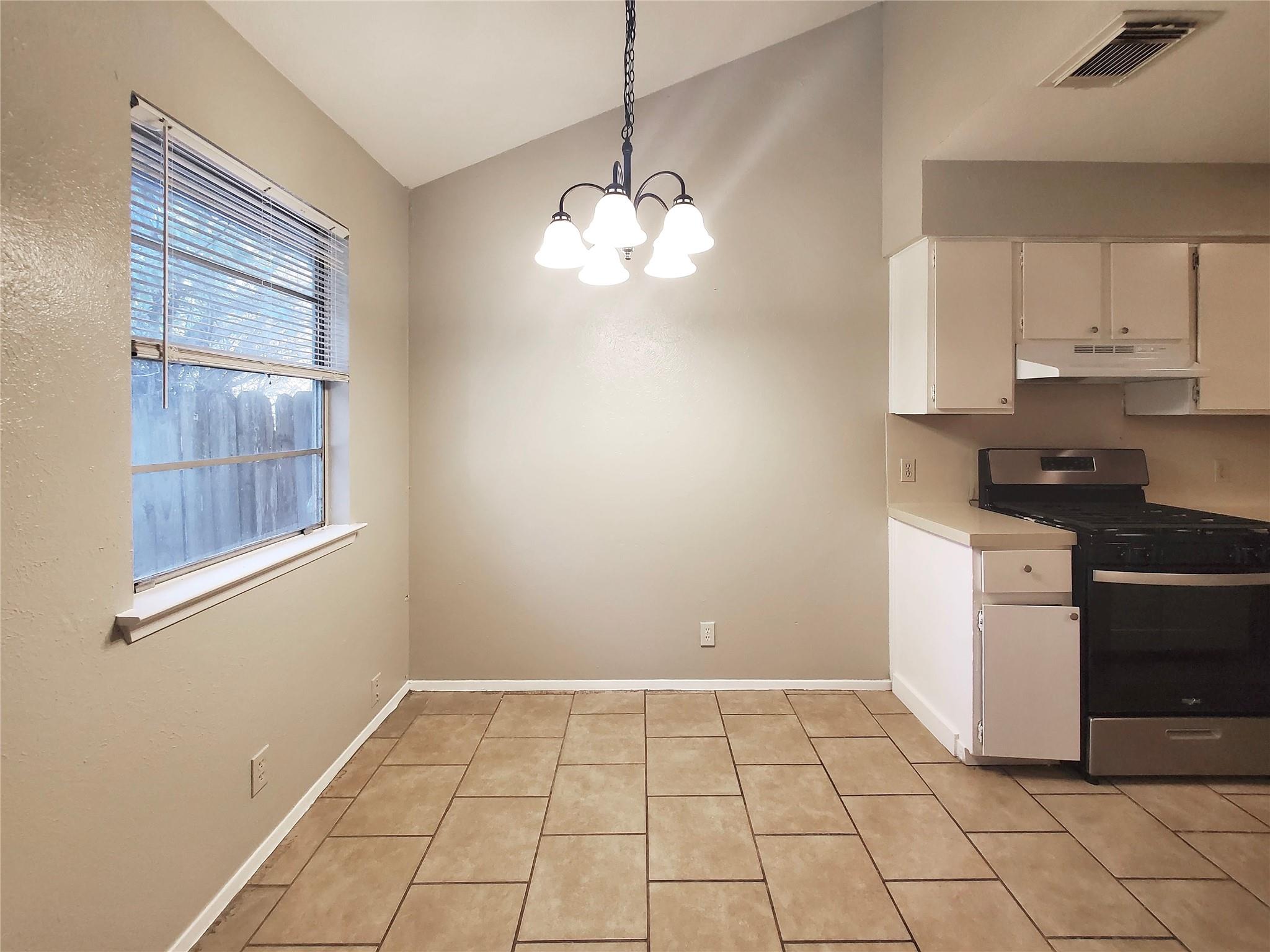 1814 Nicole Cir #b Property Photo 6