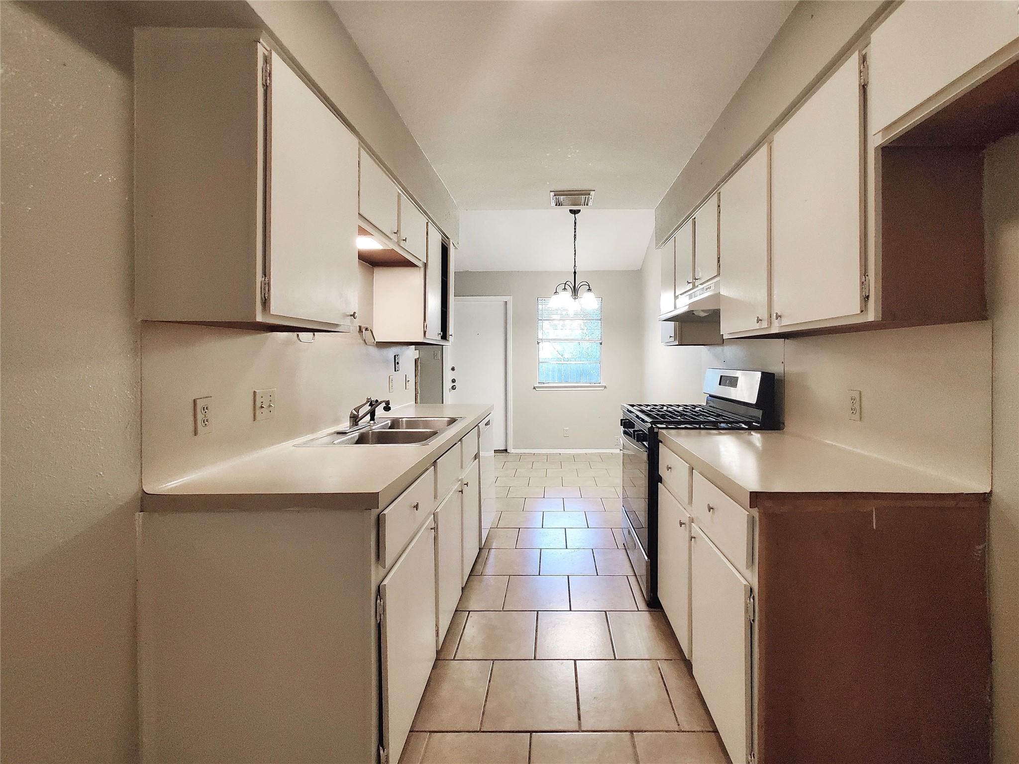 1814 Nicole Cir #b Property Photo 9