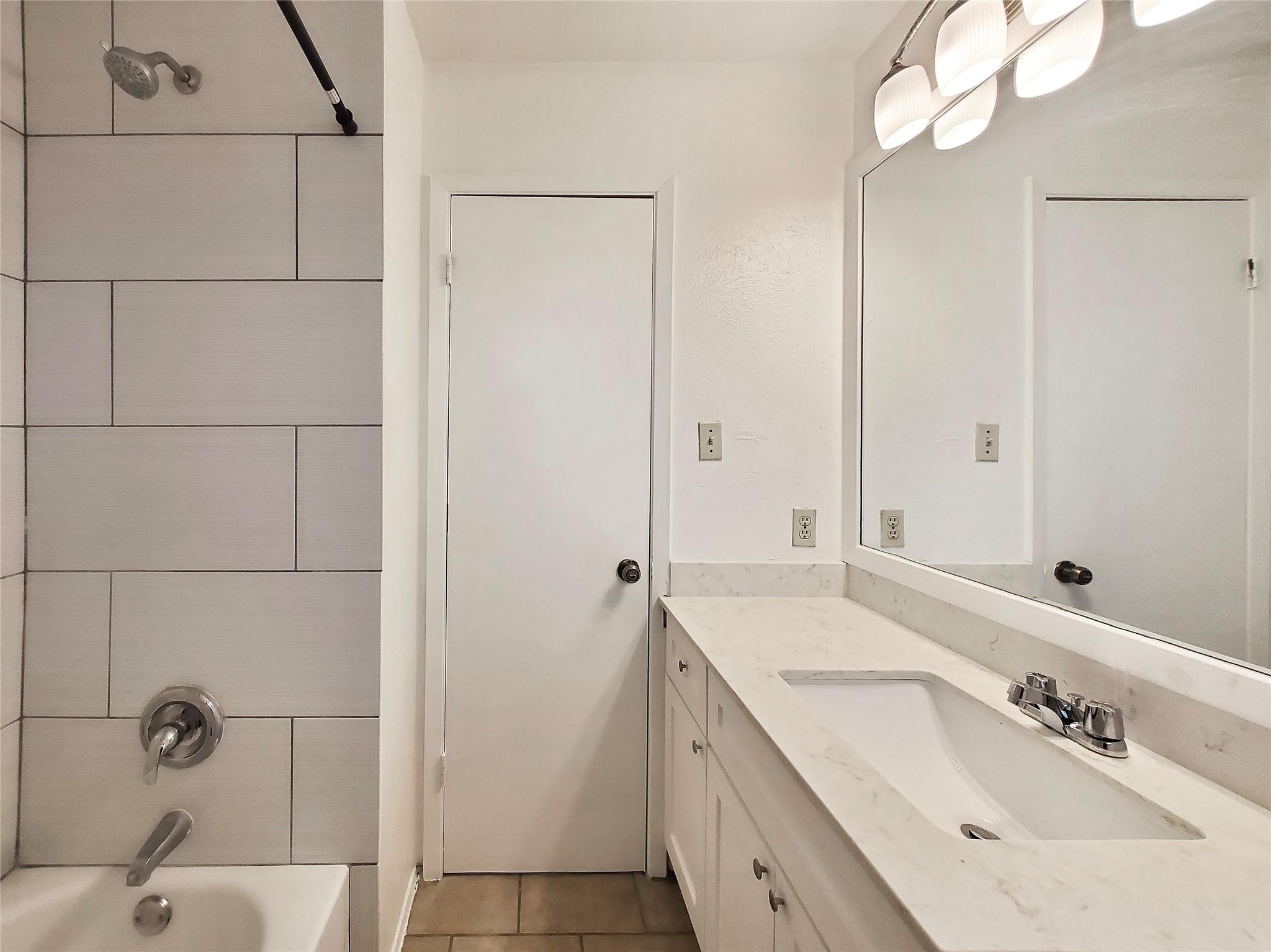 1814 Nicole Cir #b Property Photo 13
