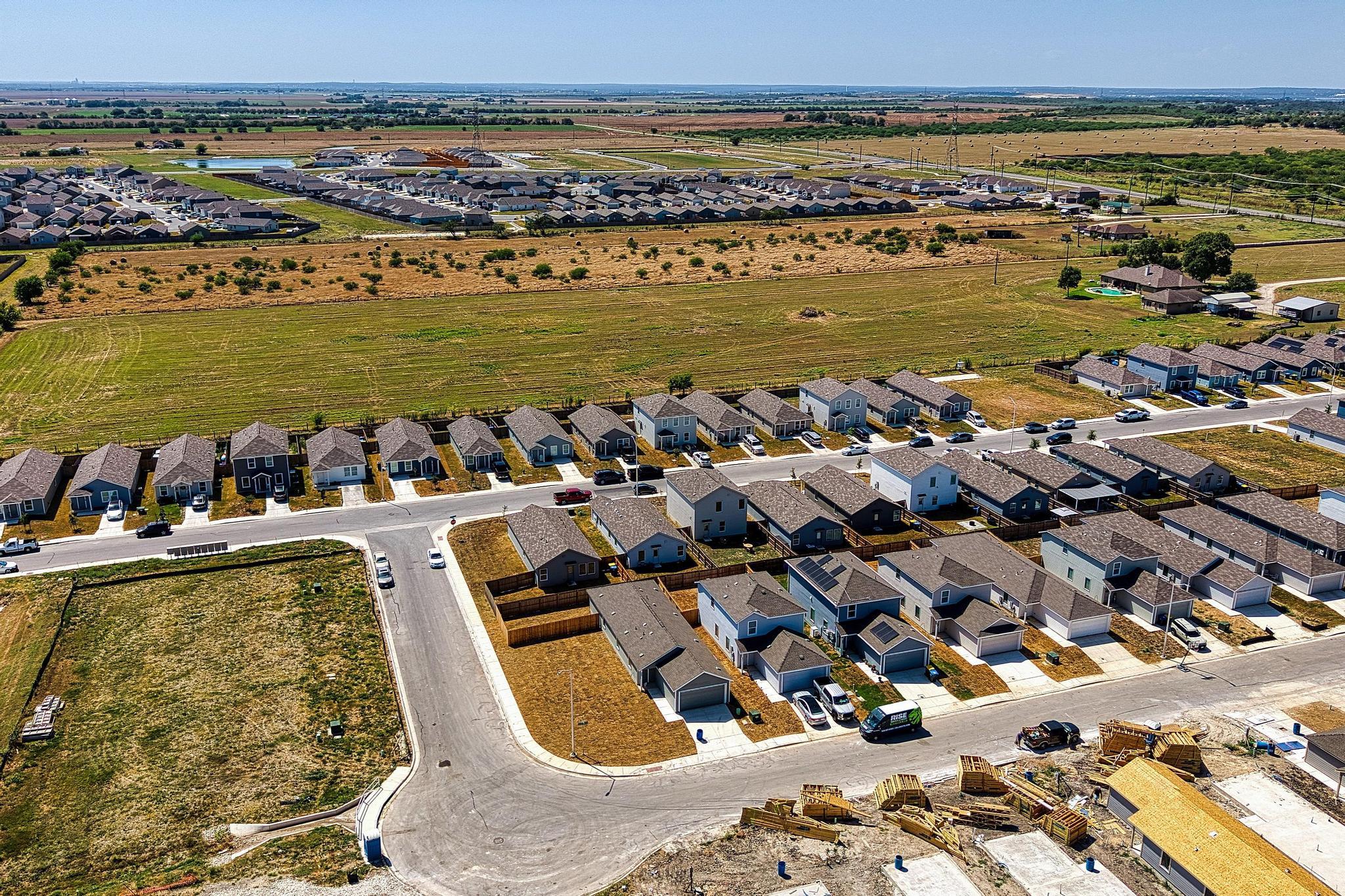 245 Pastar Fls Property Photo 5