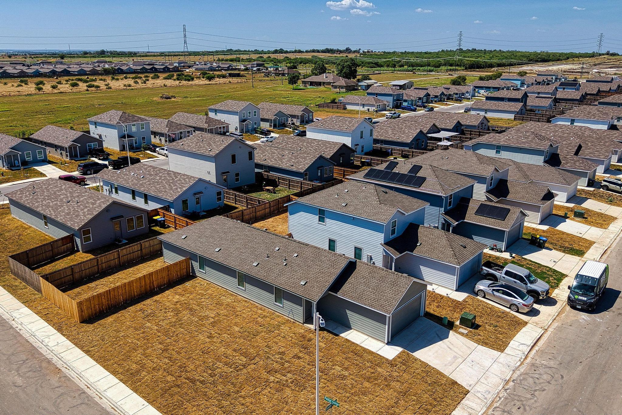 245 Pastar Fls Property Photo 6