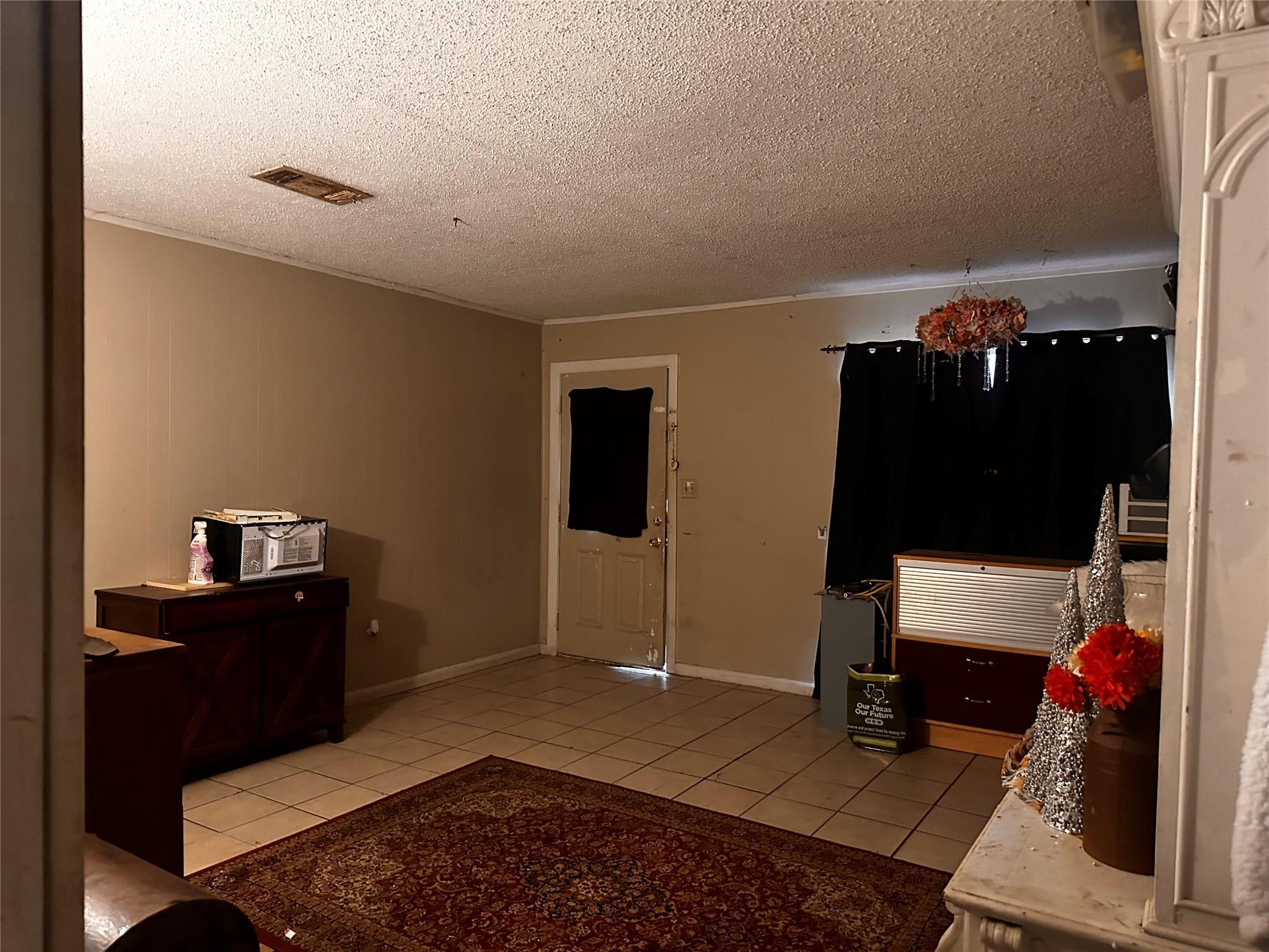 6112 Larch Ter Property Photo 2