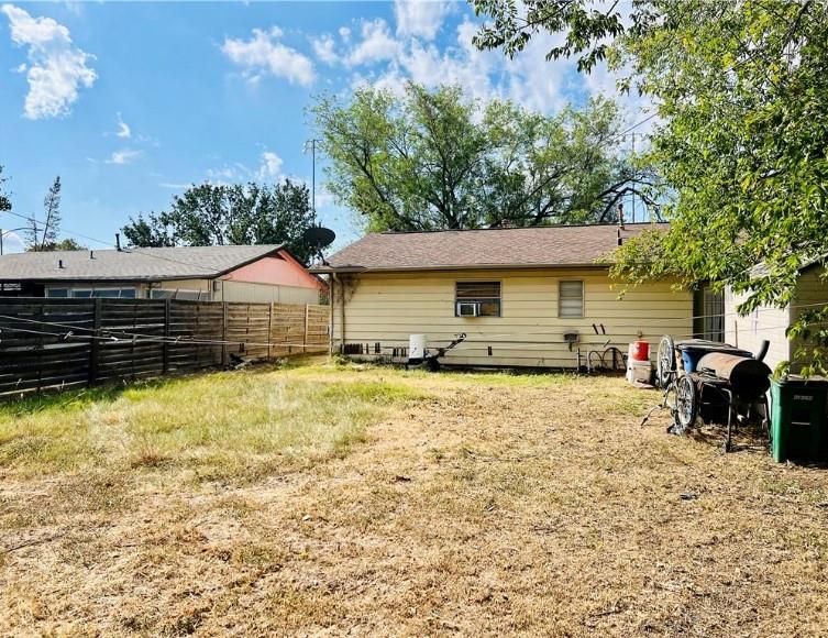 6112 Larch Ter Property Photo 4