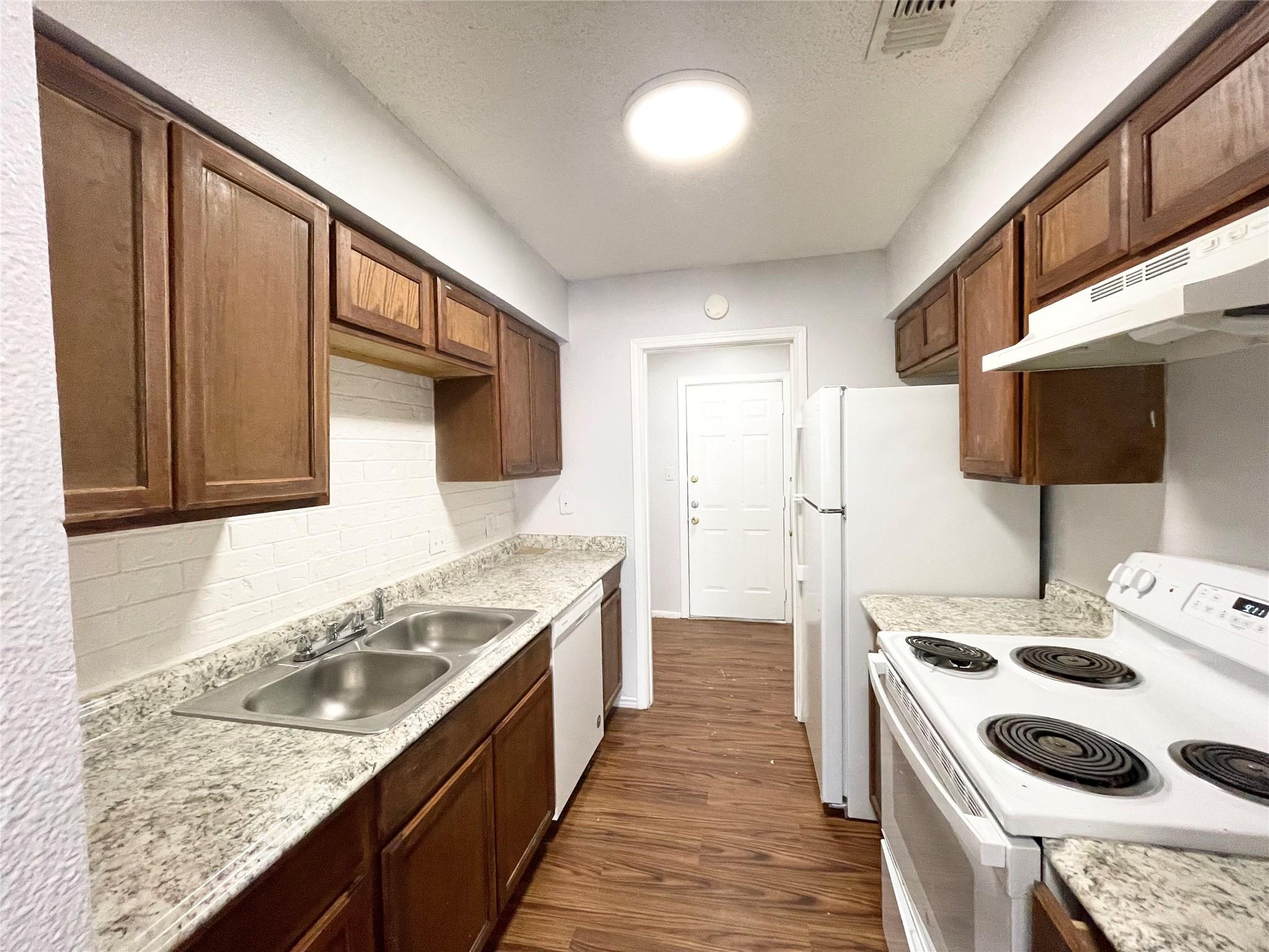 8208 Sam Rayburn Dr #d Property Photo 12