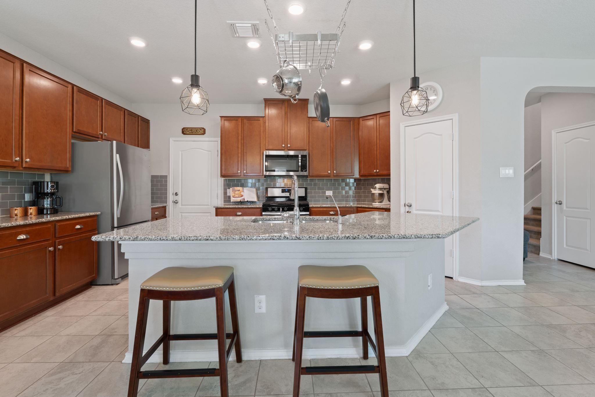 476 Sheepshank Dr Property Photo