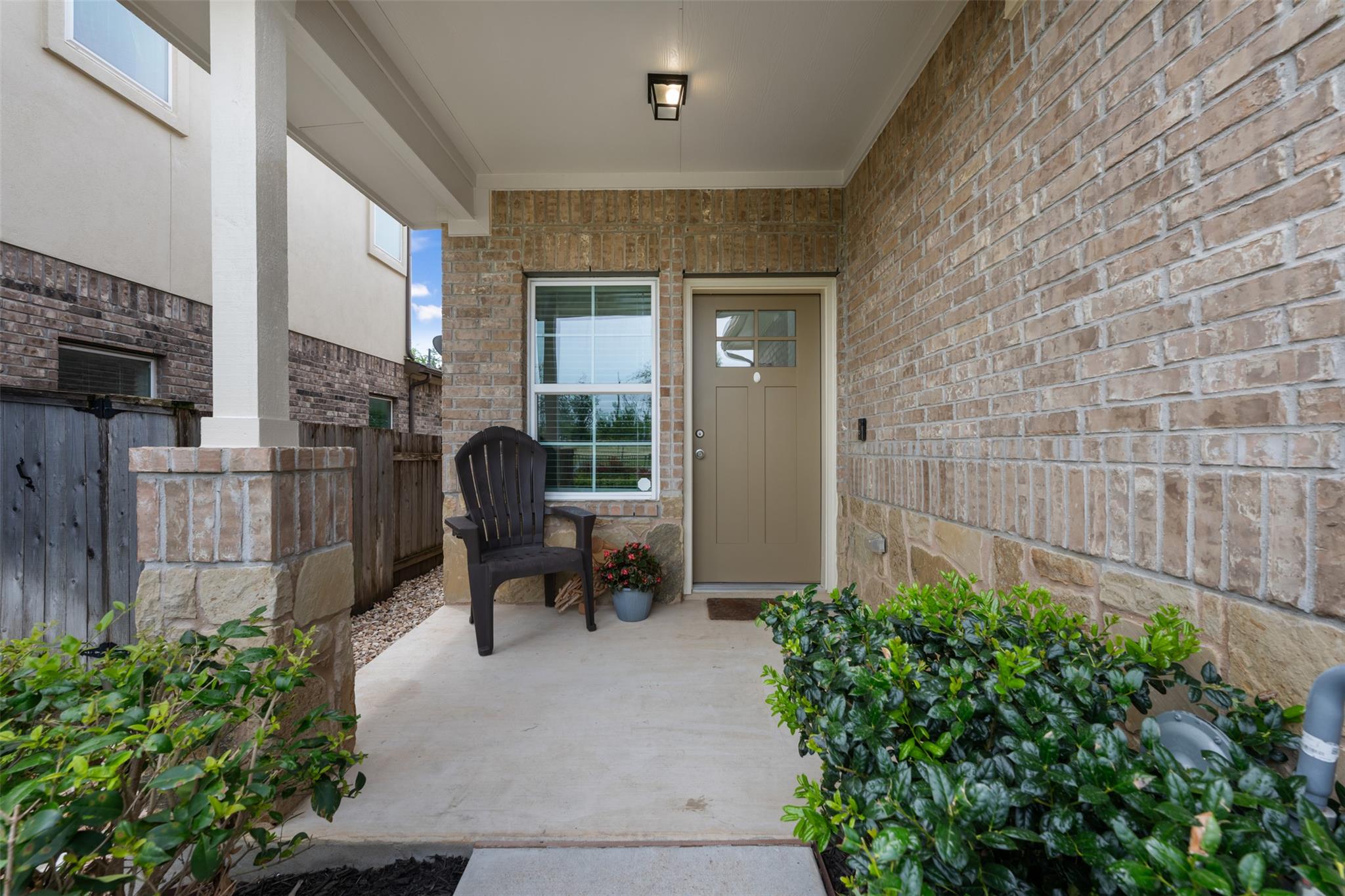 1116 La Conterra Blvd Property Photo 4