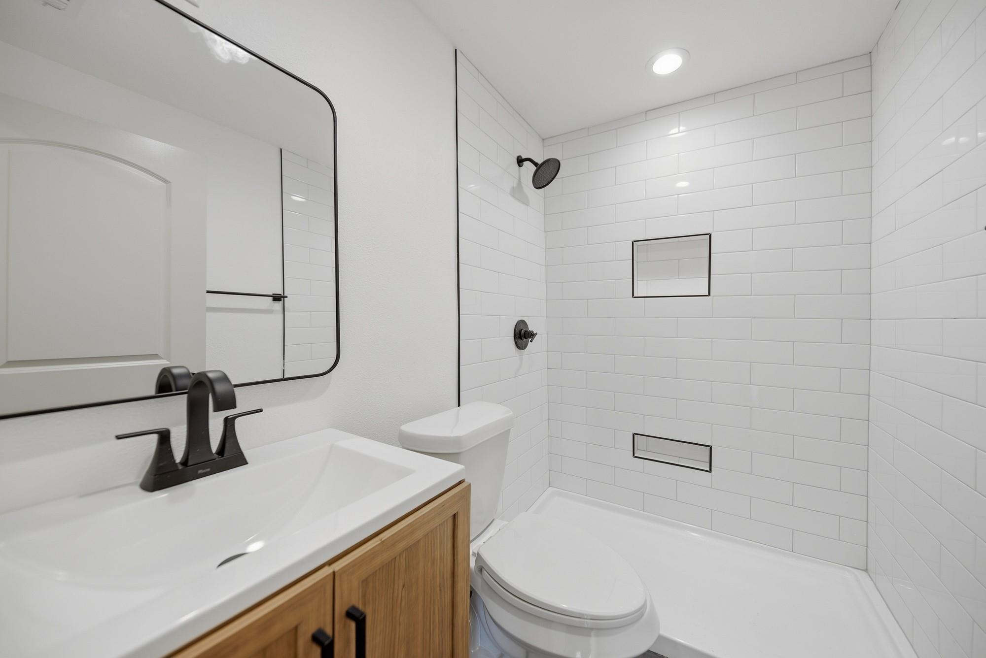 709 S Polk St Property Photo 4