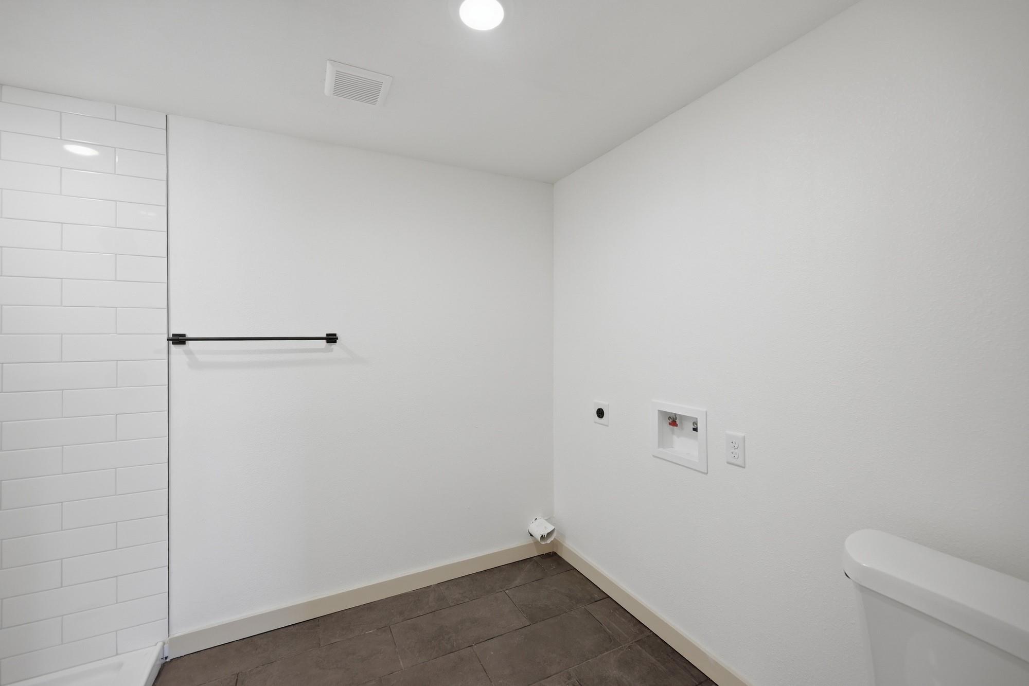 709 S Polk St Property Photo 10