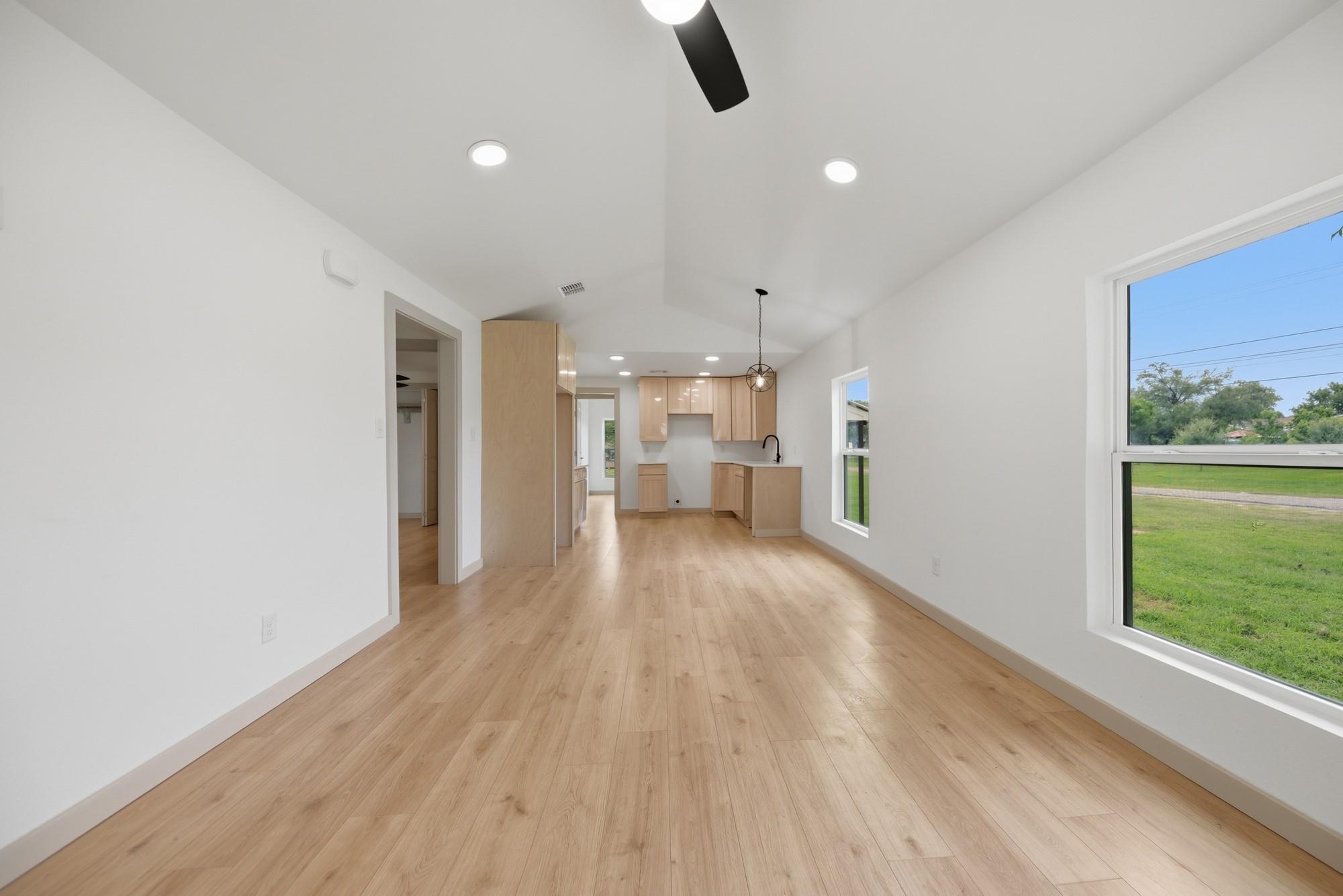 709 S Polk St Property Photo 27