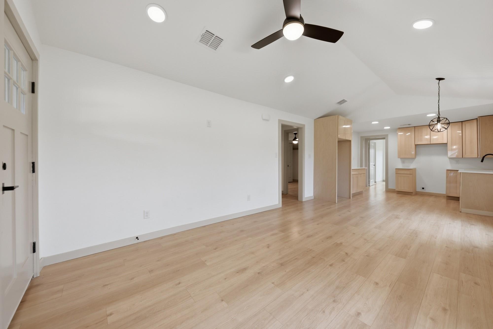 709 S Polk St Property Photo 28