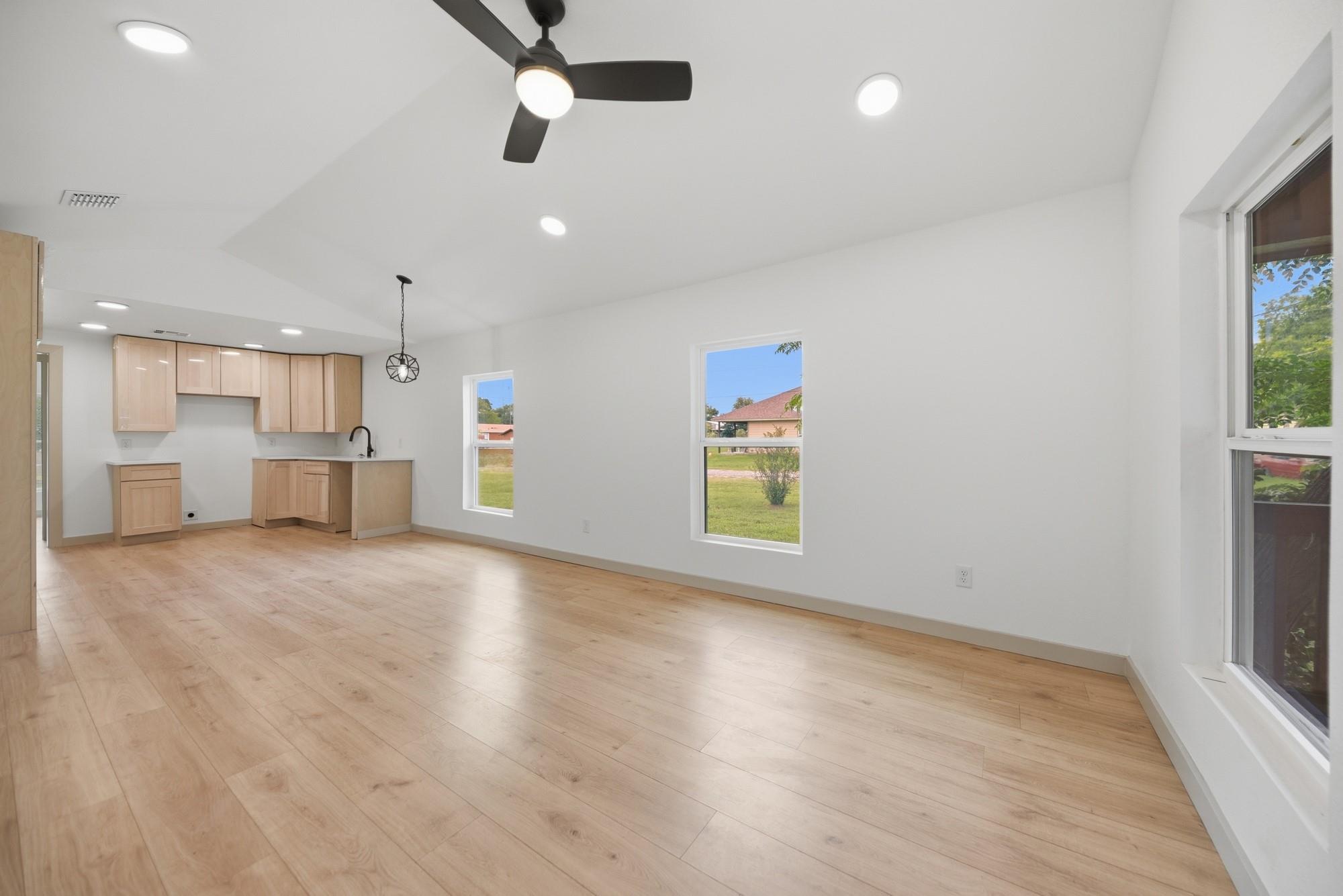 709 S Polk St Property Photo 29
