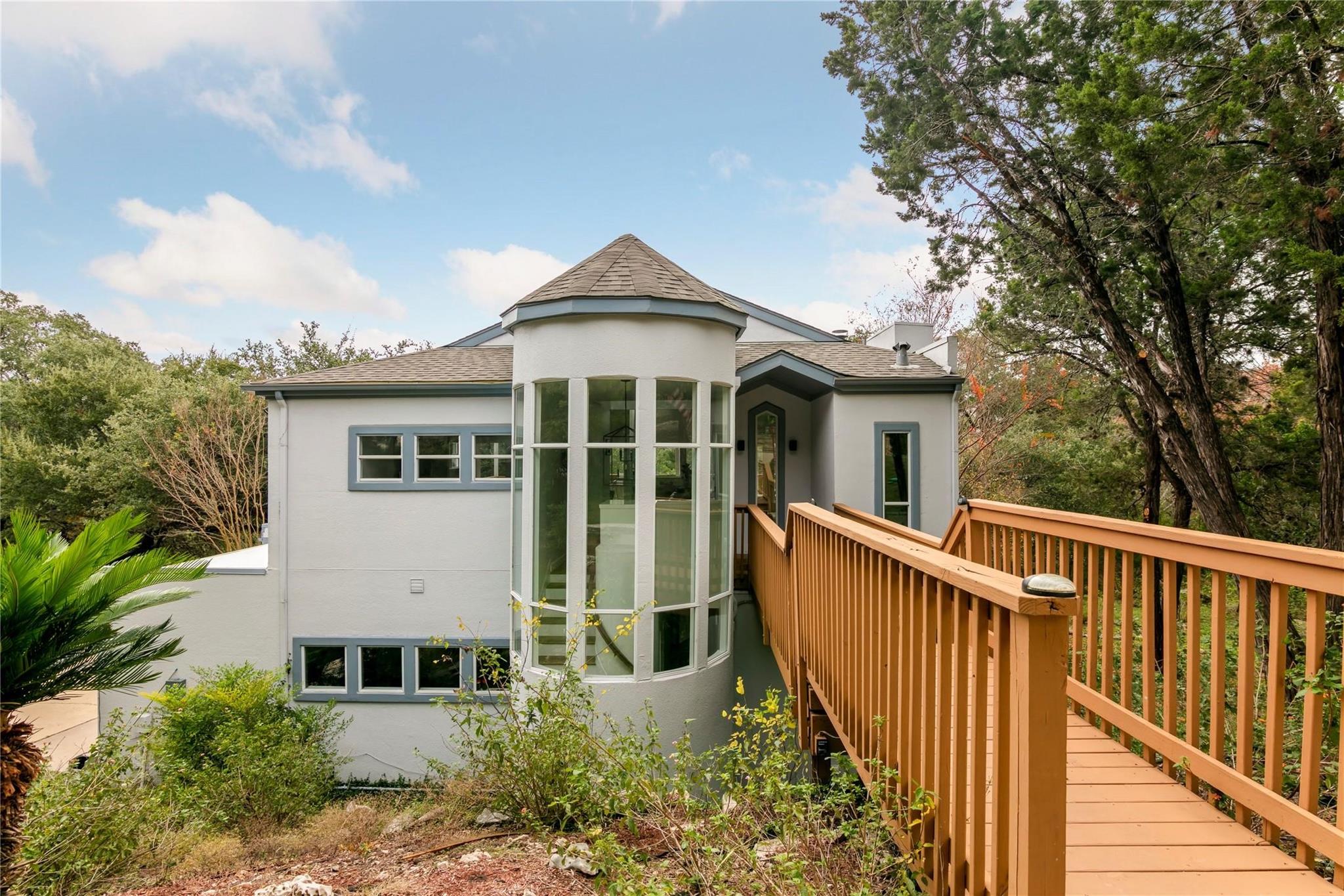210 Finn St Property Photo 1