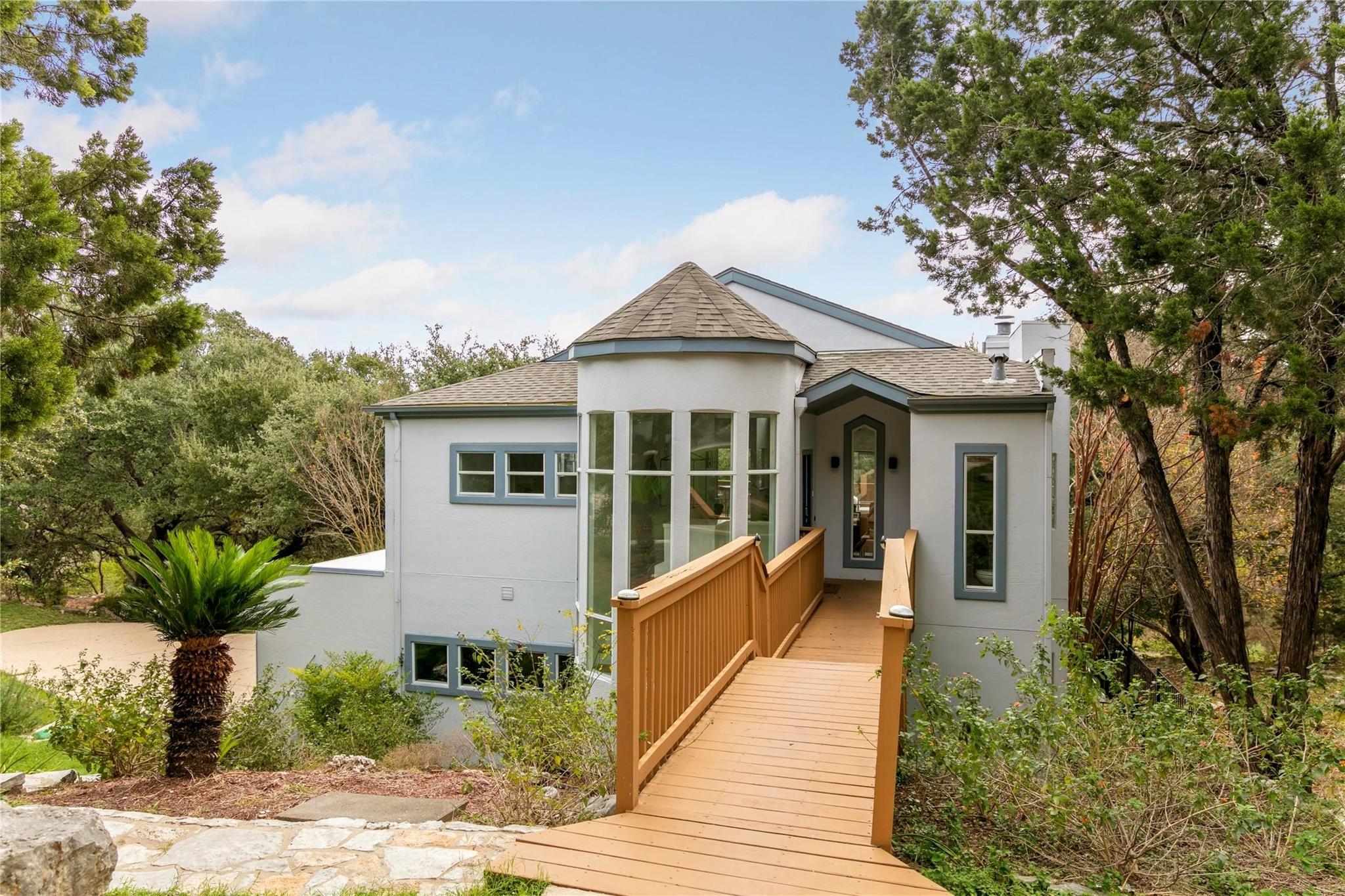 210 Finn St Property Photo 2