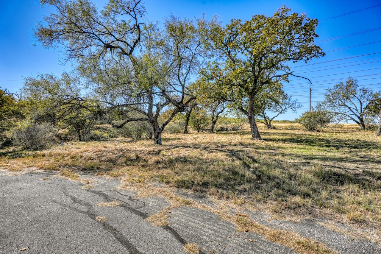 107 Cochise Circle Property Photo 3