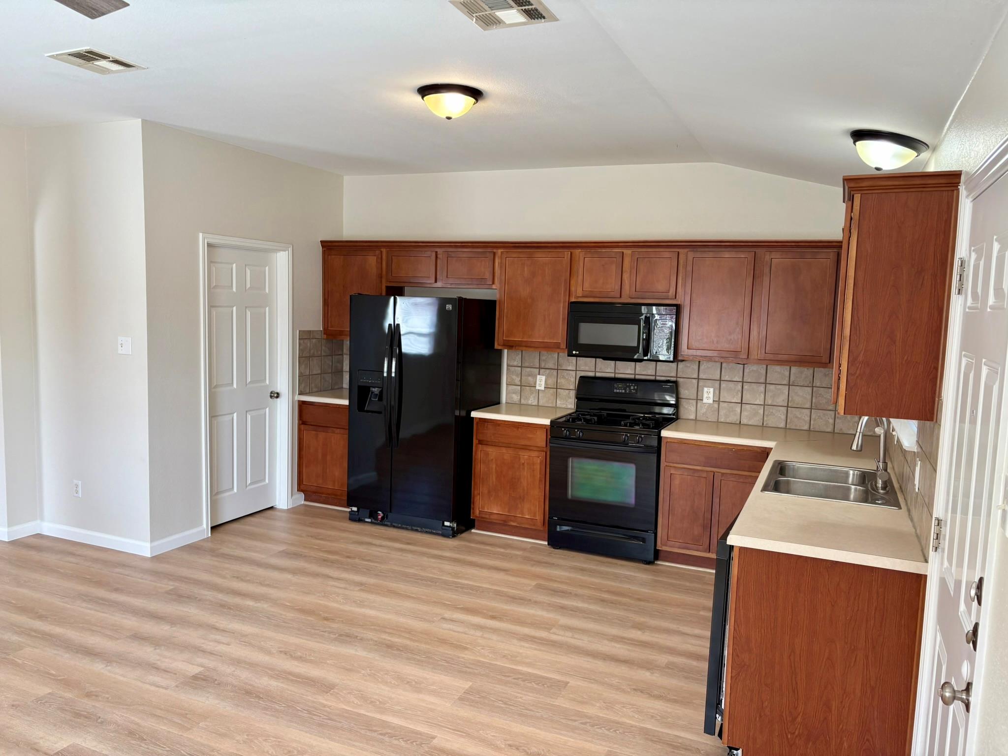 3119 Corrigan Ln Property Photo 7