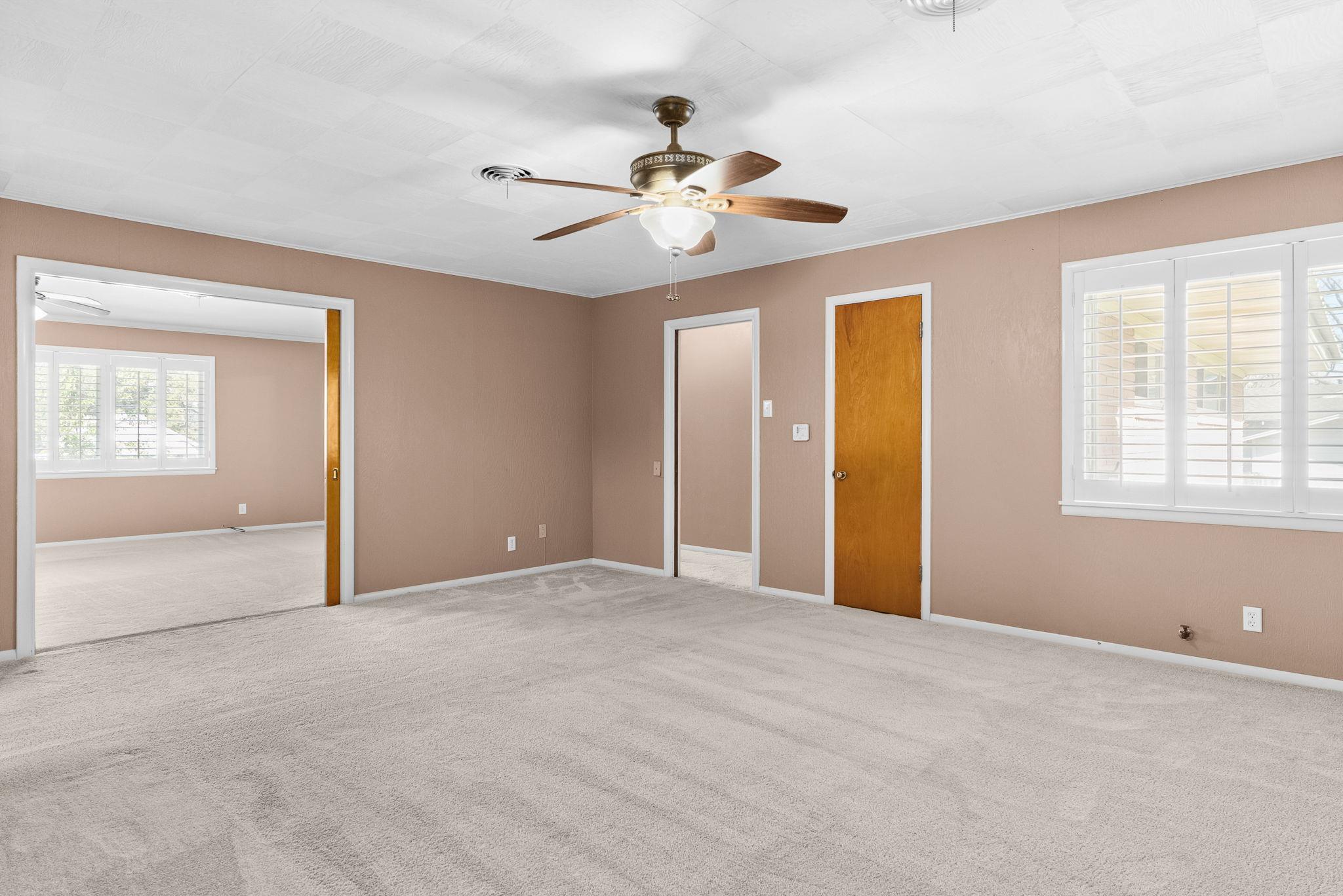 708 W North Ave Property Photo 12