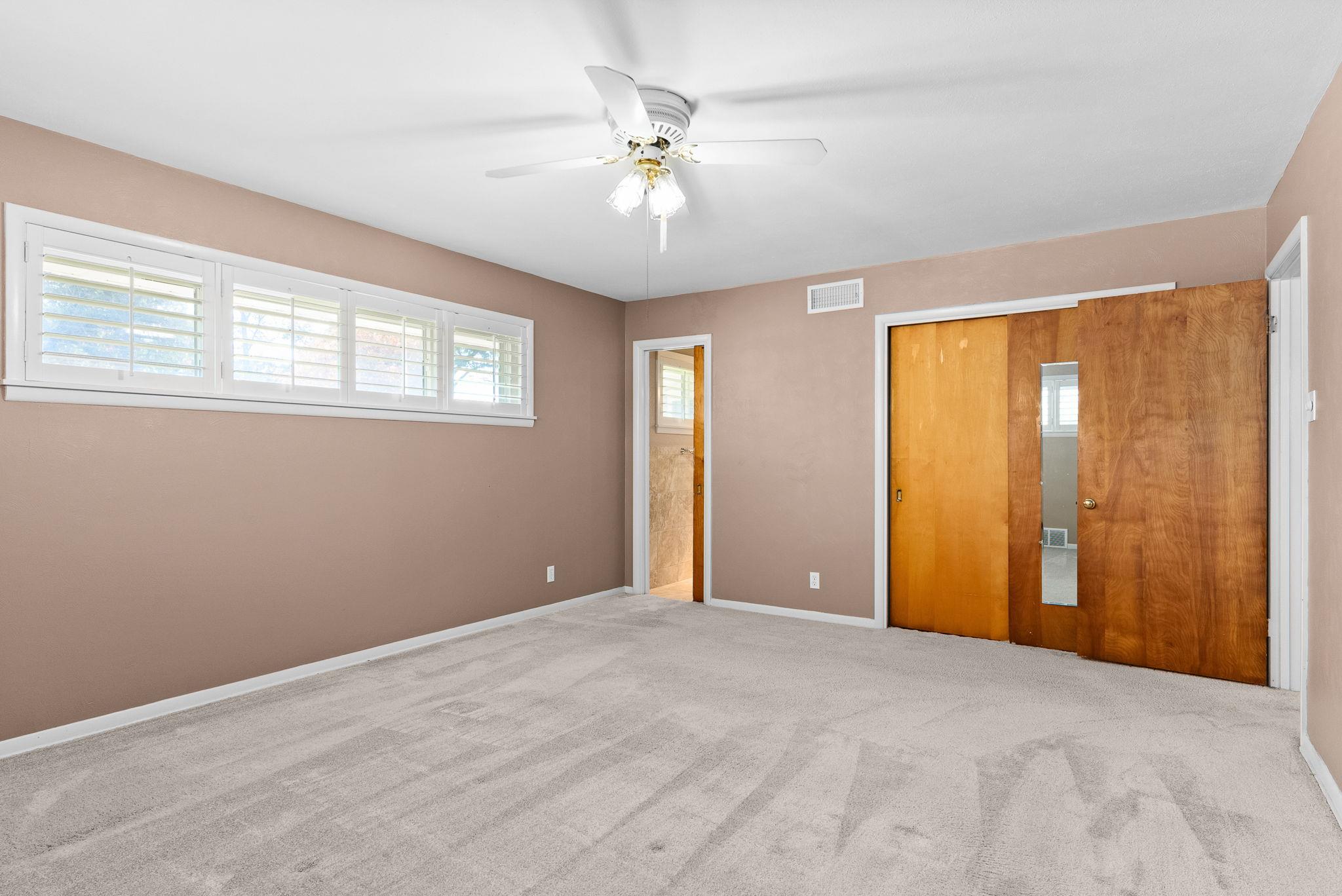 708 W North Ave Property Photo 19