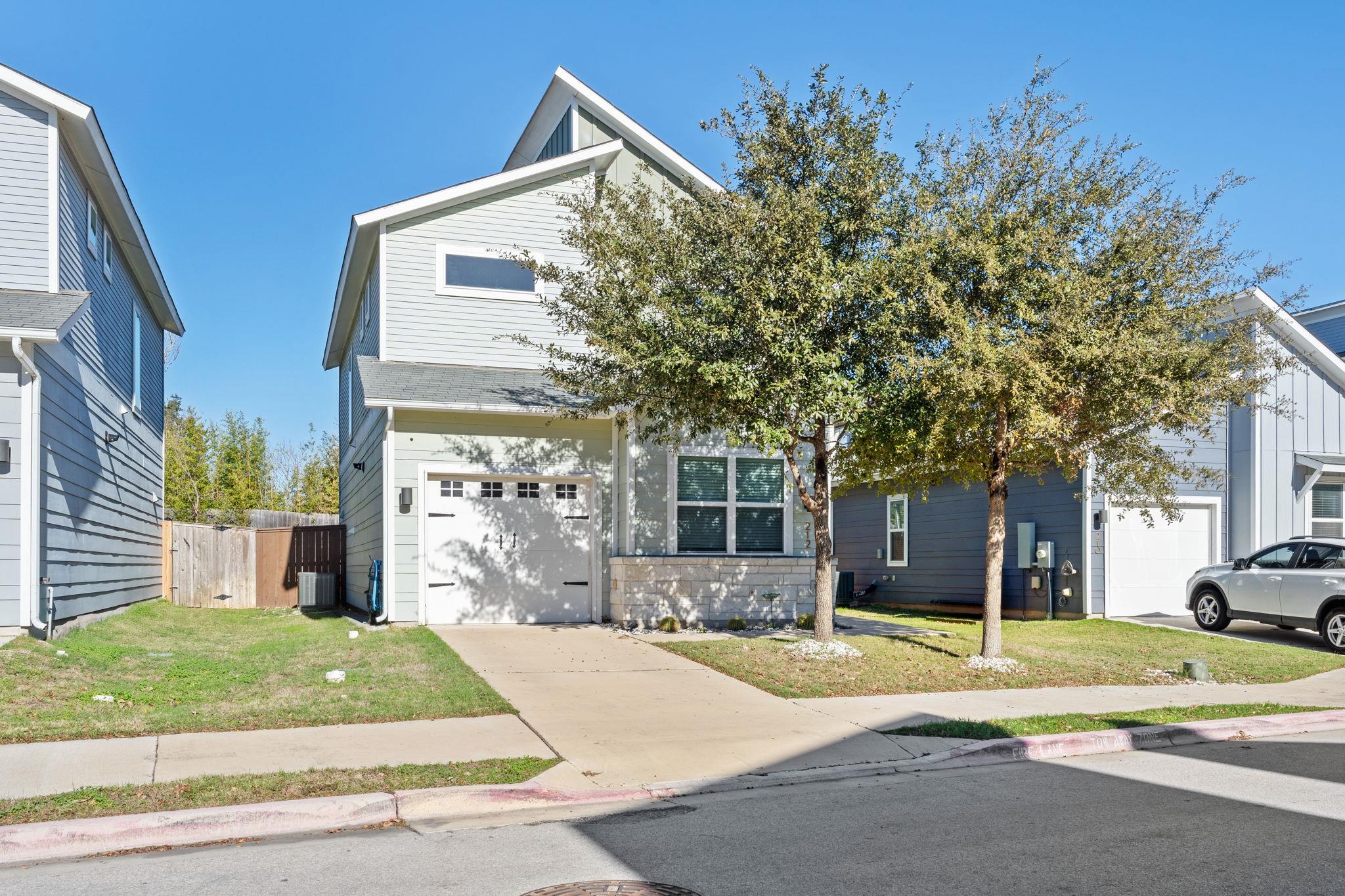 212 Verrado Path Property Photo 3