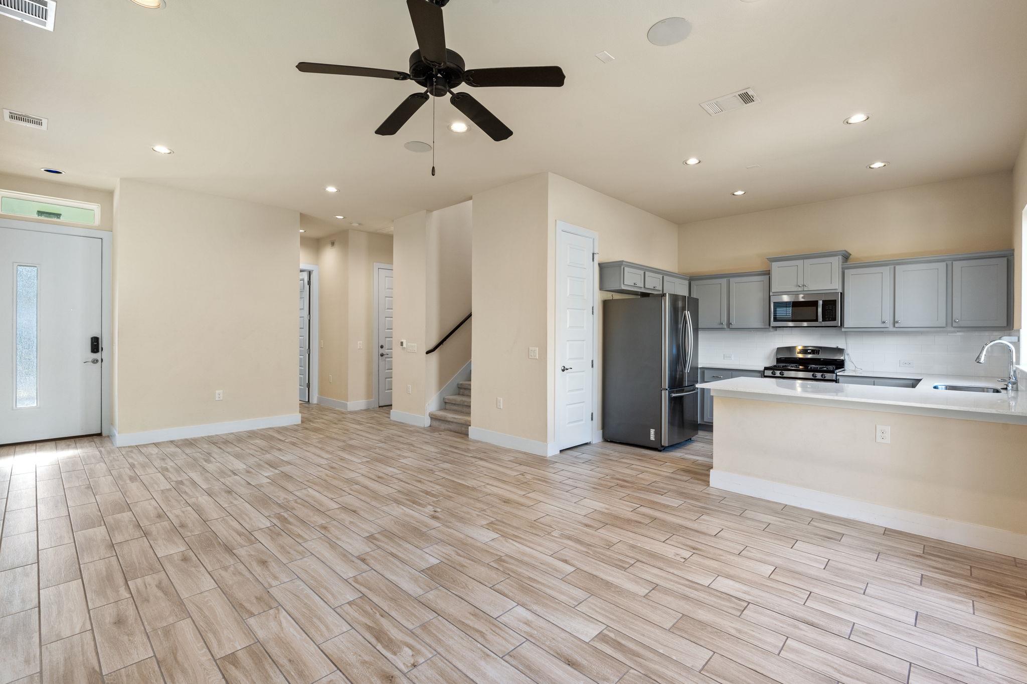 212 Verrado Path Property Photo 4