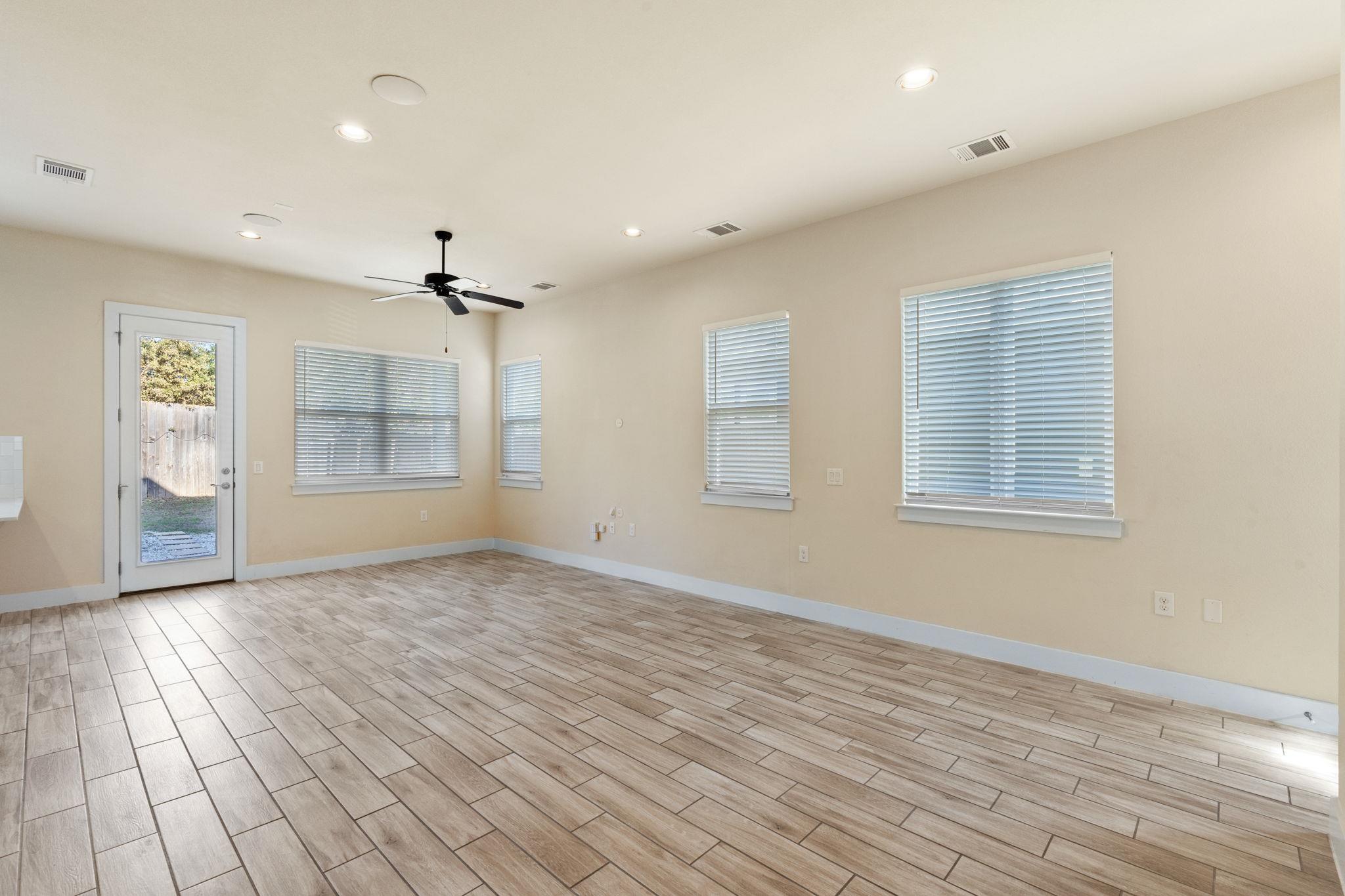 212 Verrado Path Property Photo 6