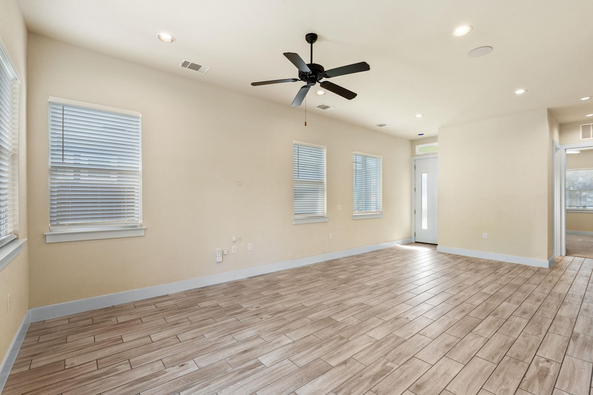 212 Verrado Path Property Photo 7