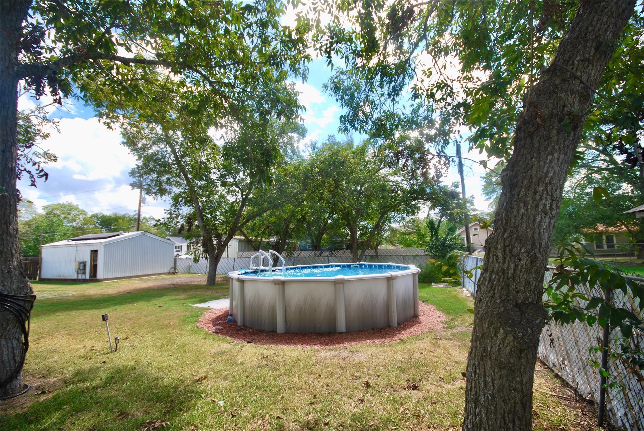 302 S Main St Property Photo 4
