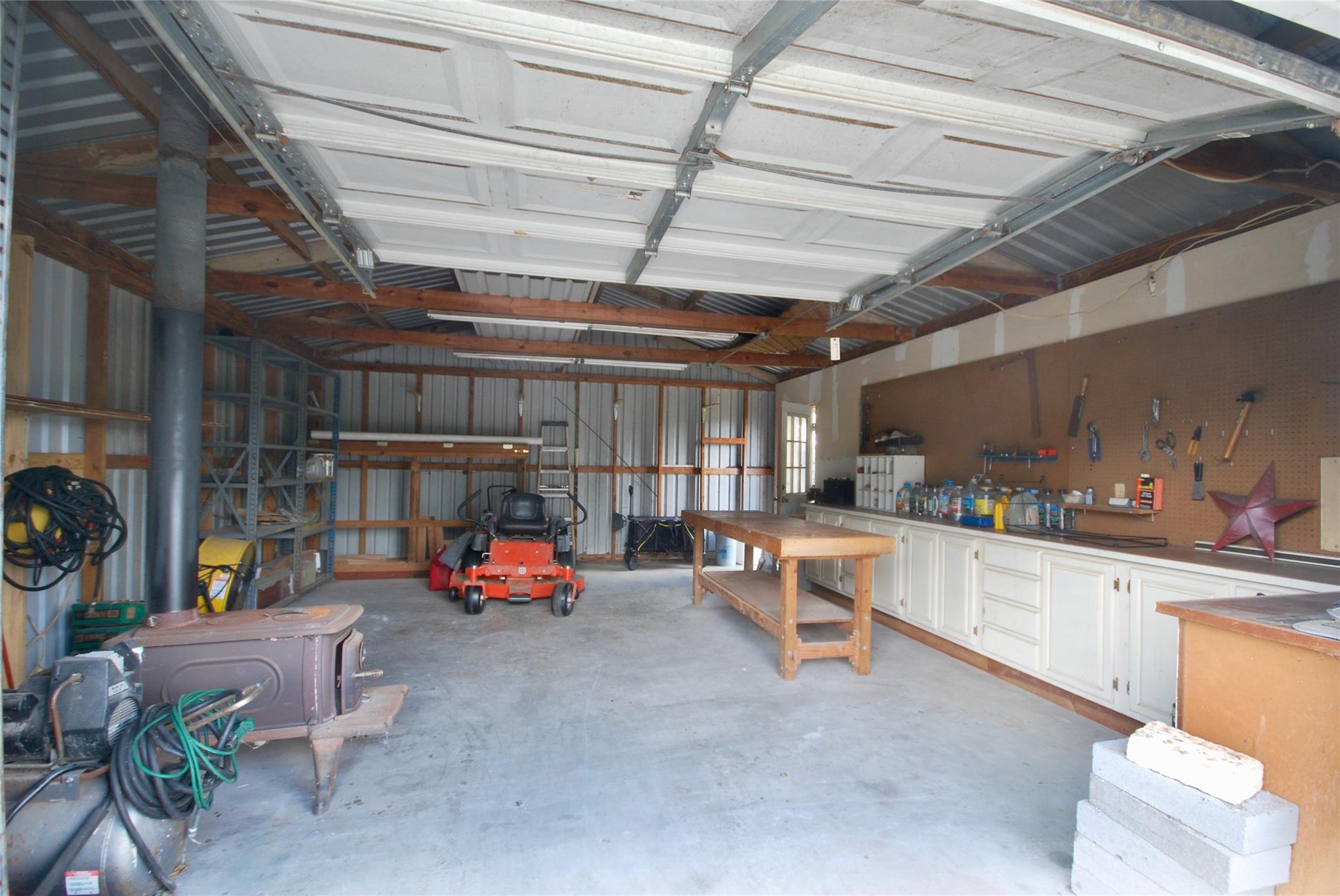 302 S Main St Property Photo 26