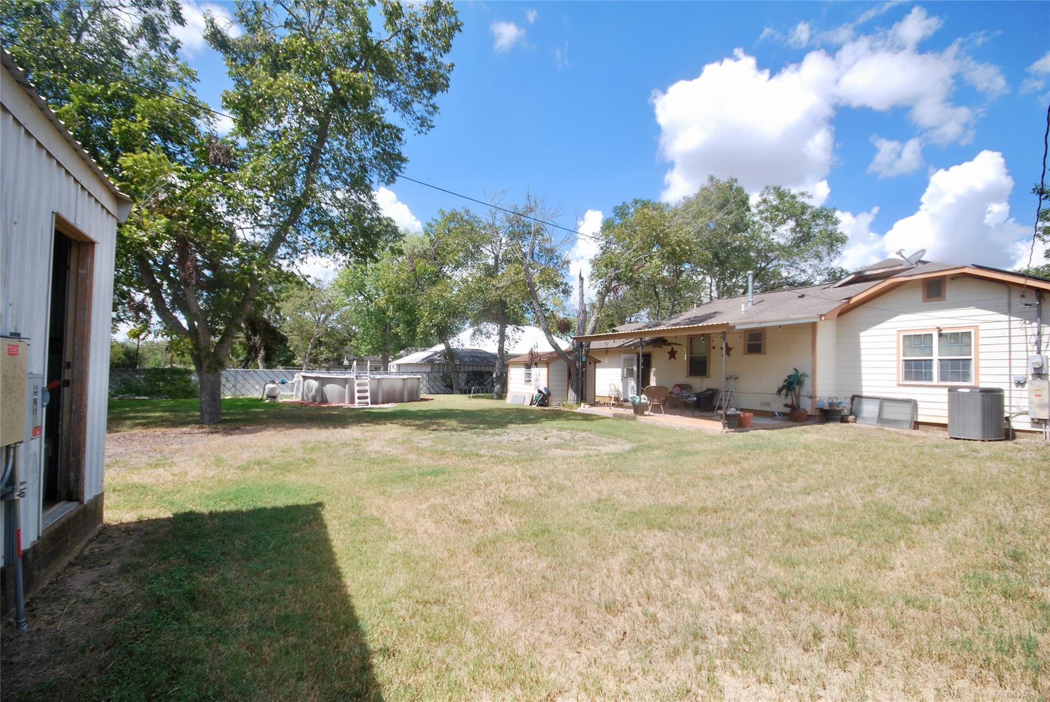 302 S Main St Property Photo 27