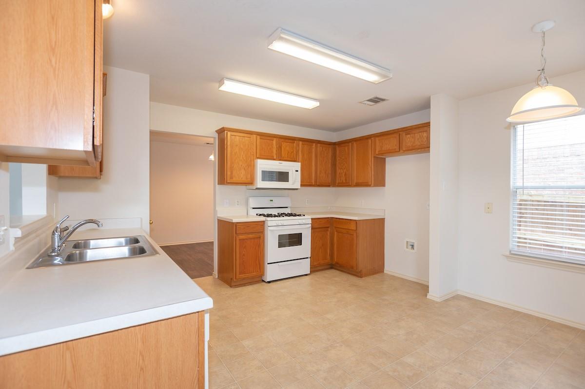 11615 James B Connolly Ln Property Photo 4