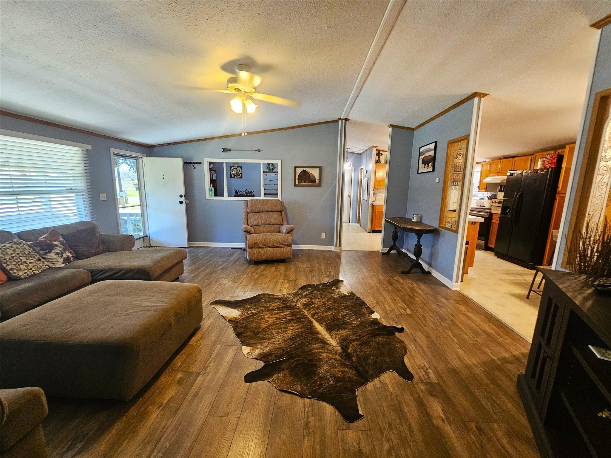 112 Royal Crest Cir Property Photo 12