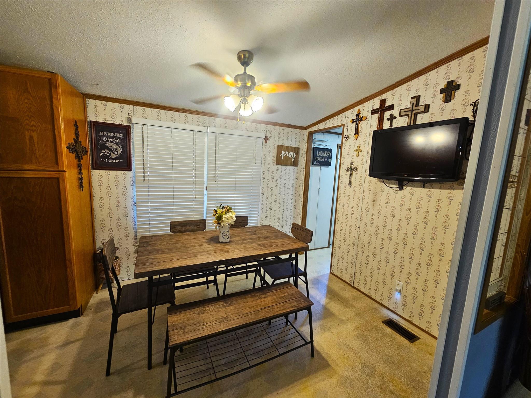 112 Royal Crest Cir Property Photo 13