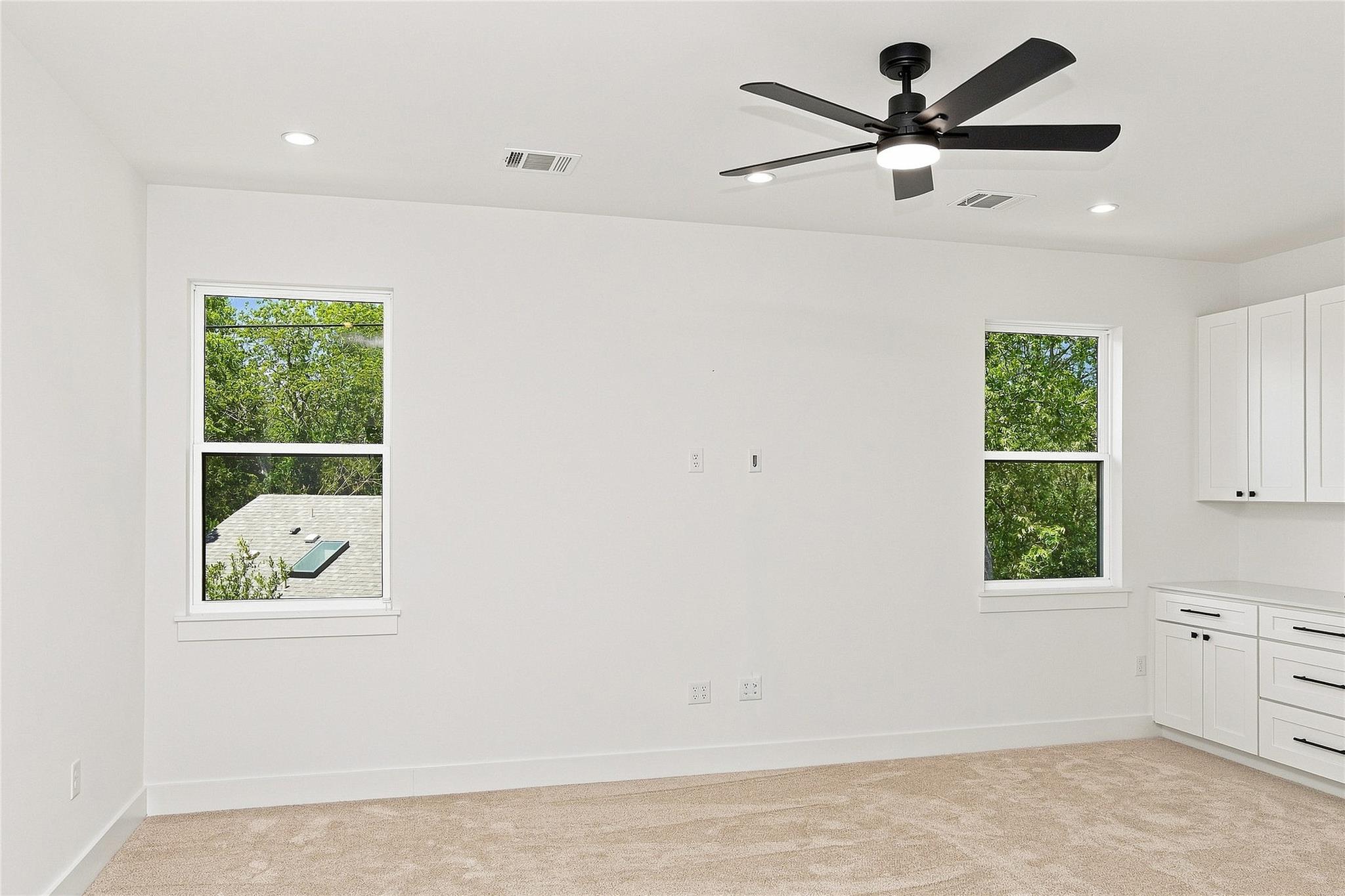 1500 Sylvan Glade None #a Property Photo 8