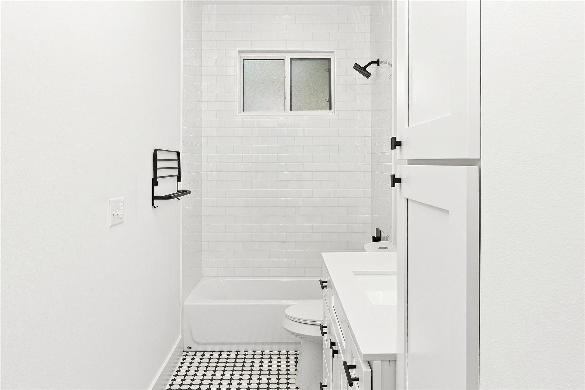 1500 Sylvan Glade None #a Property Photo 16