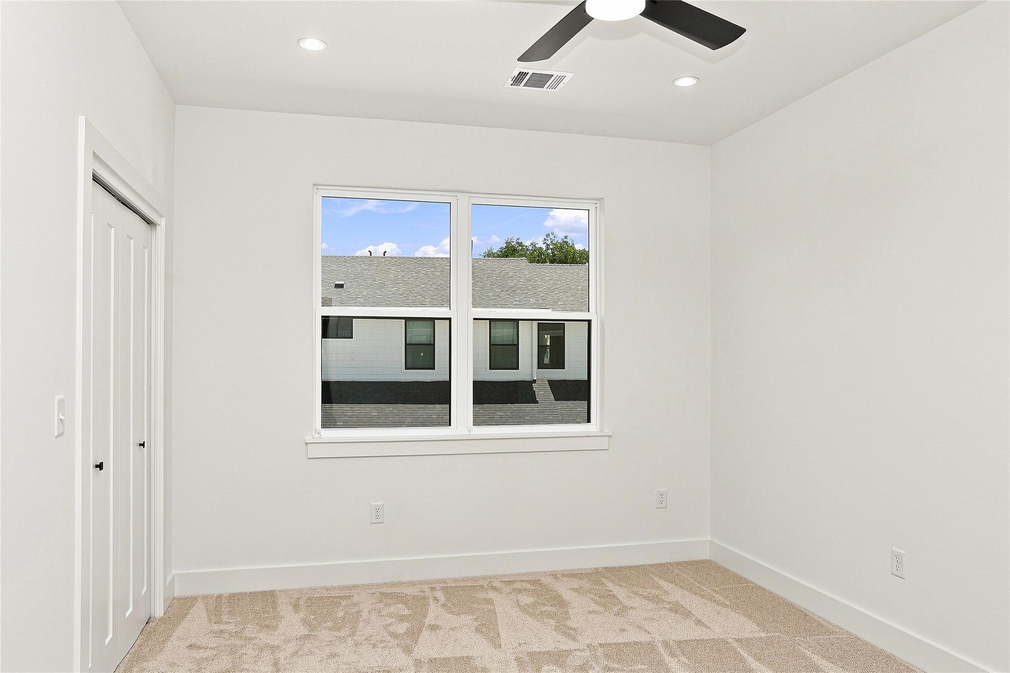 1500 Sylvan Glade None #a Property Photo 18