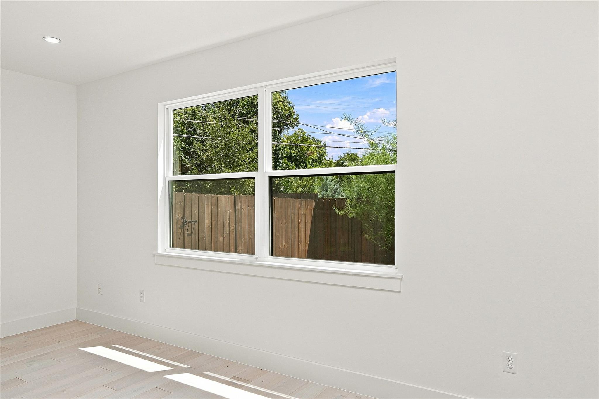 1500 Sylvan Glade None #a Property Photo 19